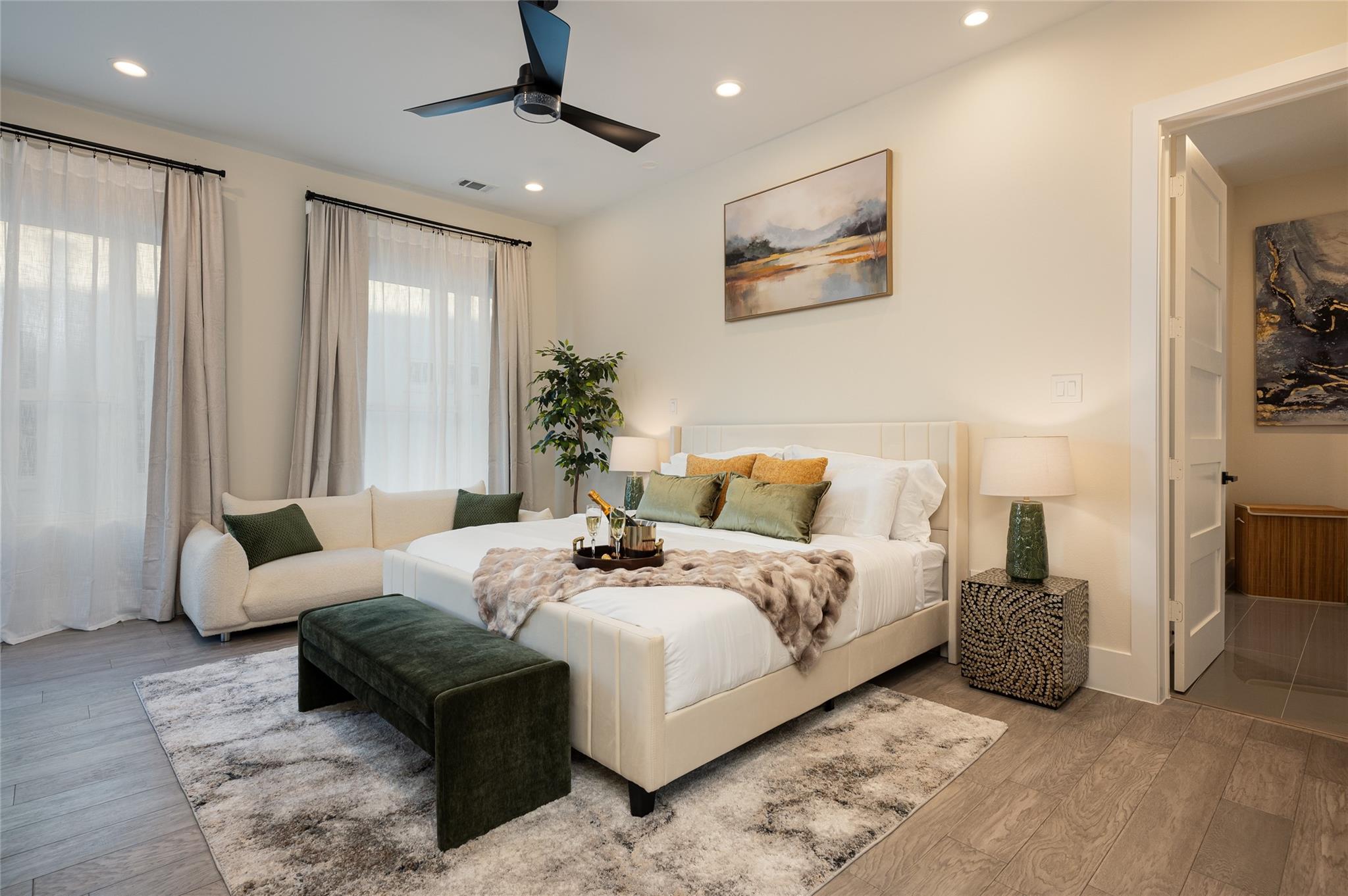 911 Thompson St, Houston, TX 77007 photo