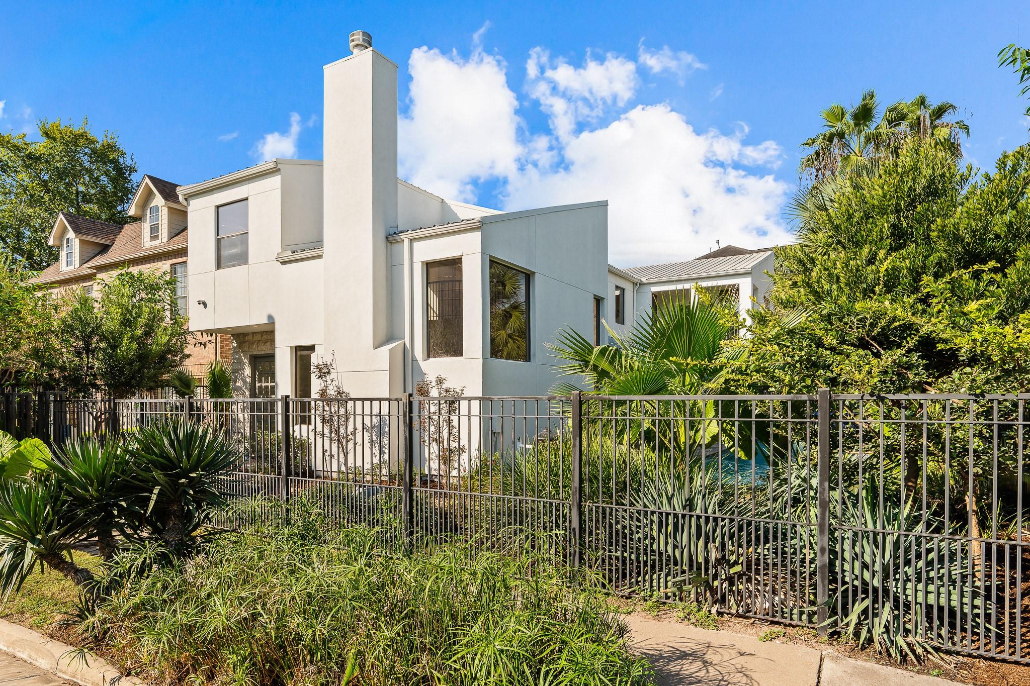 235 Malone St, Houston, TX 77007 photo