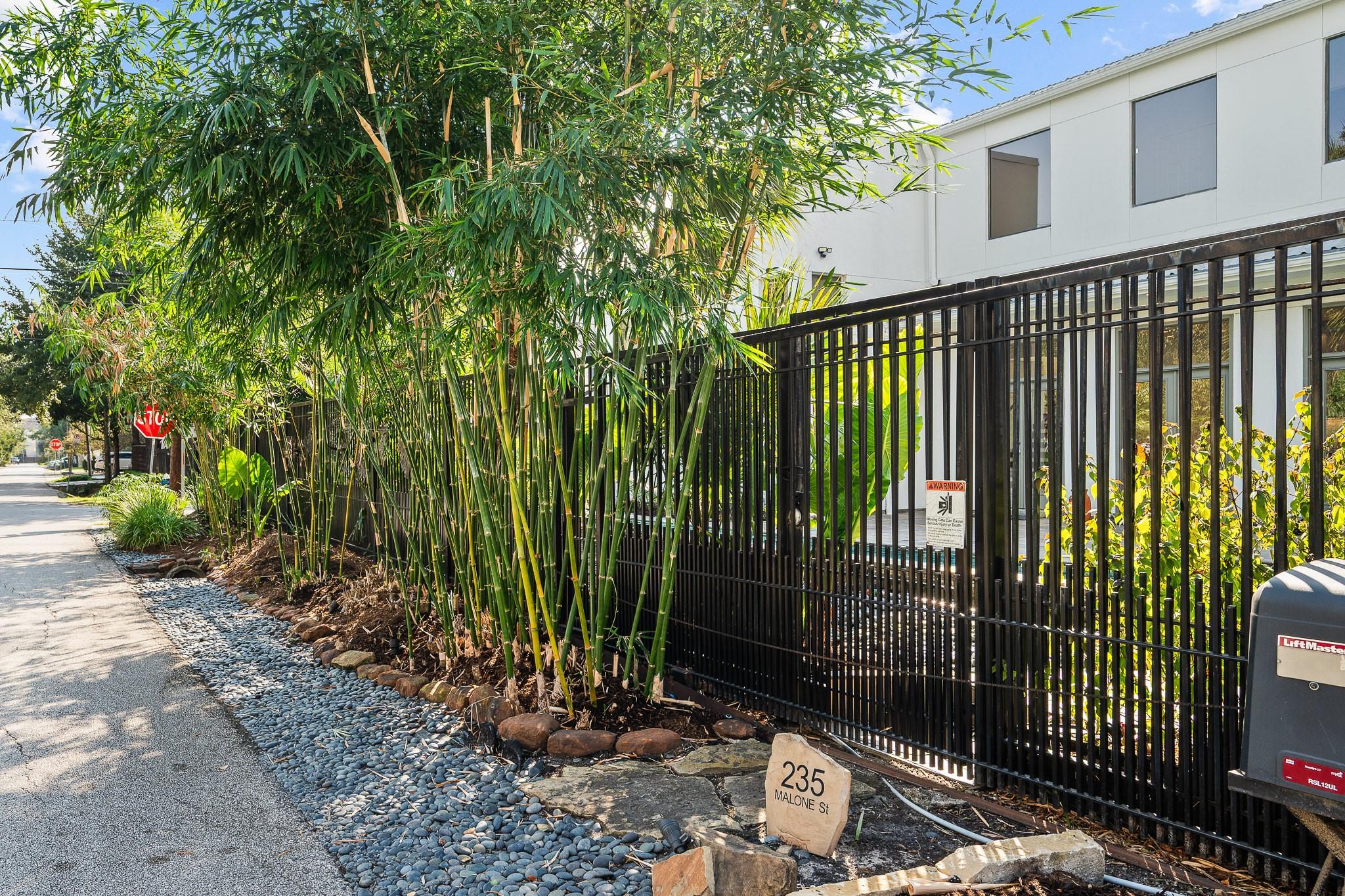 235 Malone St, Houston, TX 77007 photo