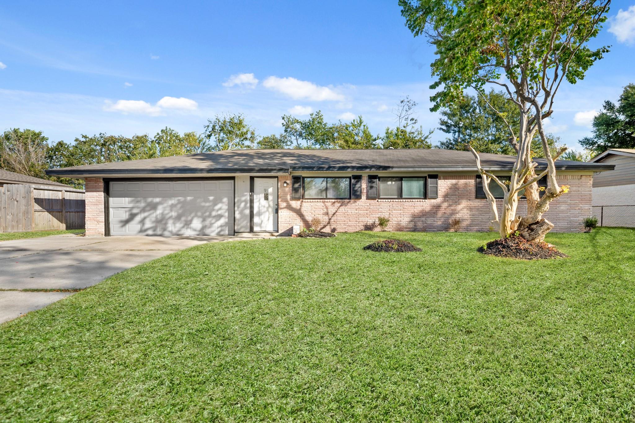 2808 28 Ave, Texas City, TX 77590