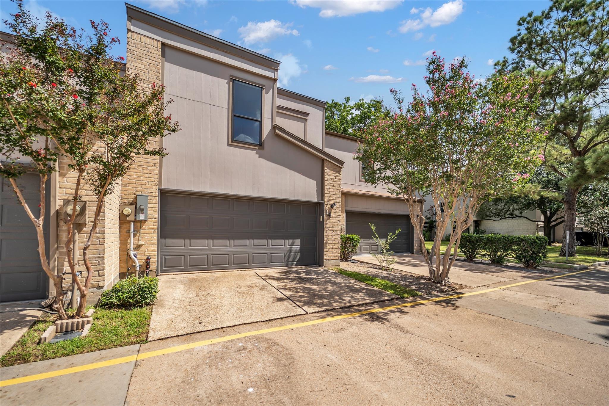 880 Tully Rd #14, Houston, TX 77079 photo