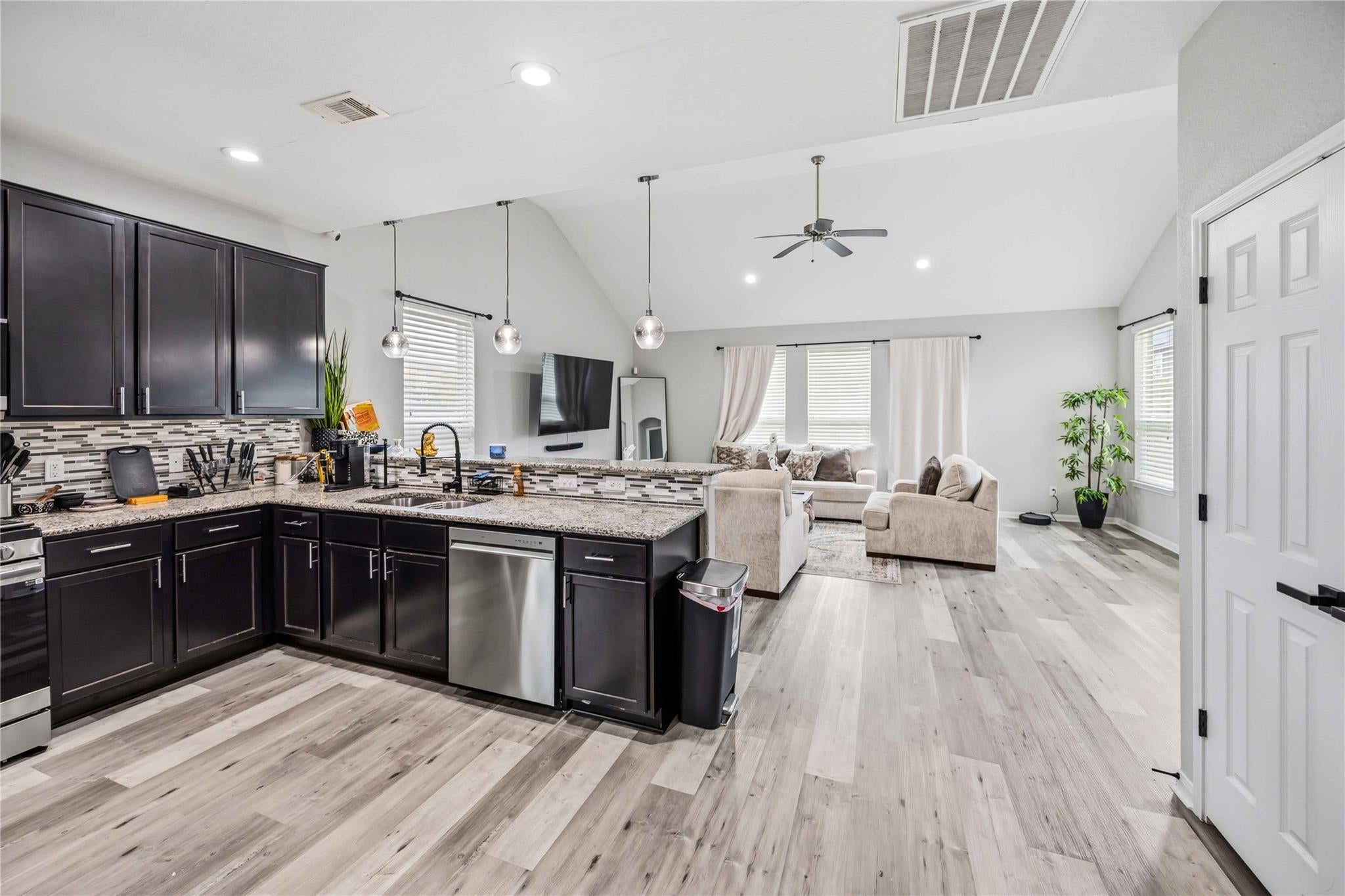 14702 Meadow Acre Trl, Houston, TX 77049 photo