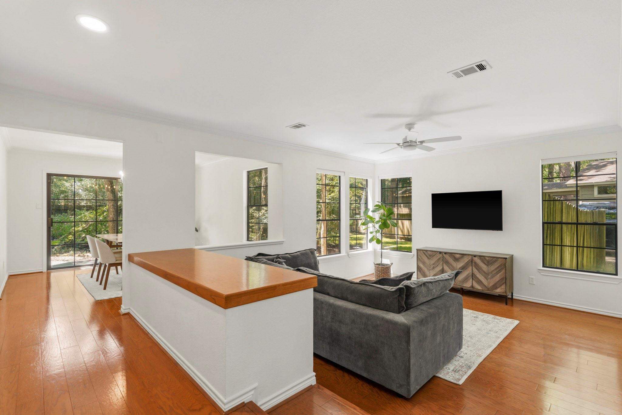 27 Sky Terrace Pl, The Woodlands, TX 77381 photo