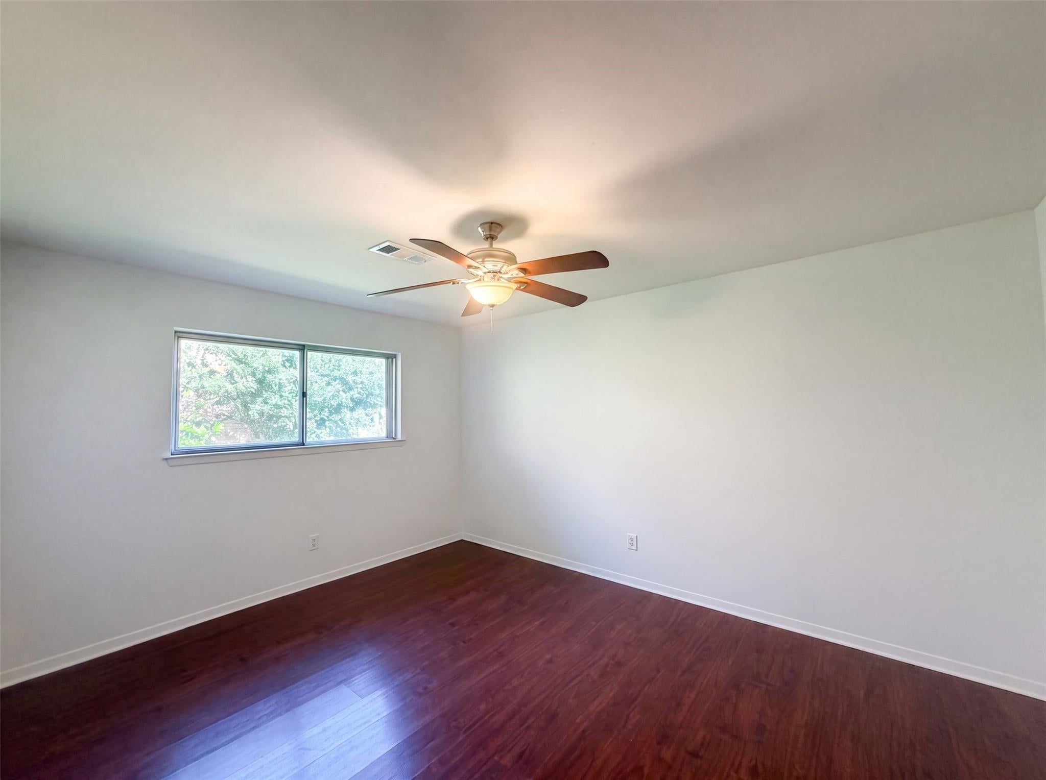 9538 Skyline Dr, Houston, TX 77063 photo