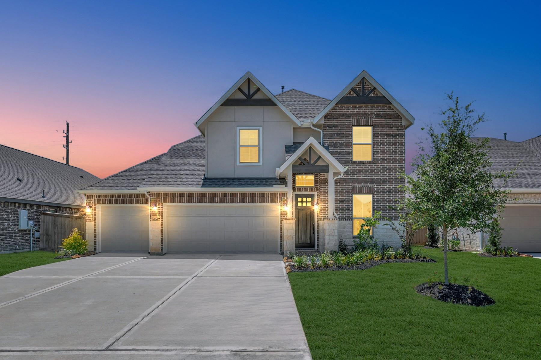 21919 Pecan Buff Dr, Waller, TX 77484