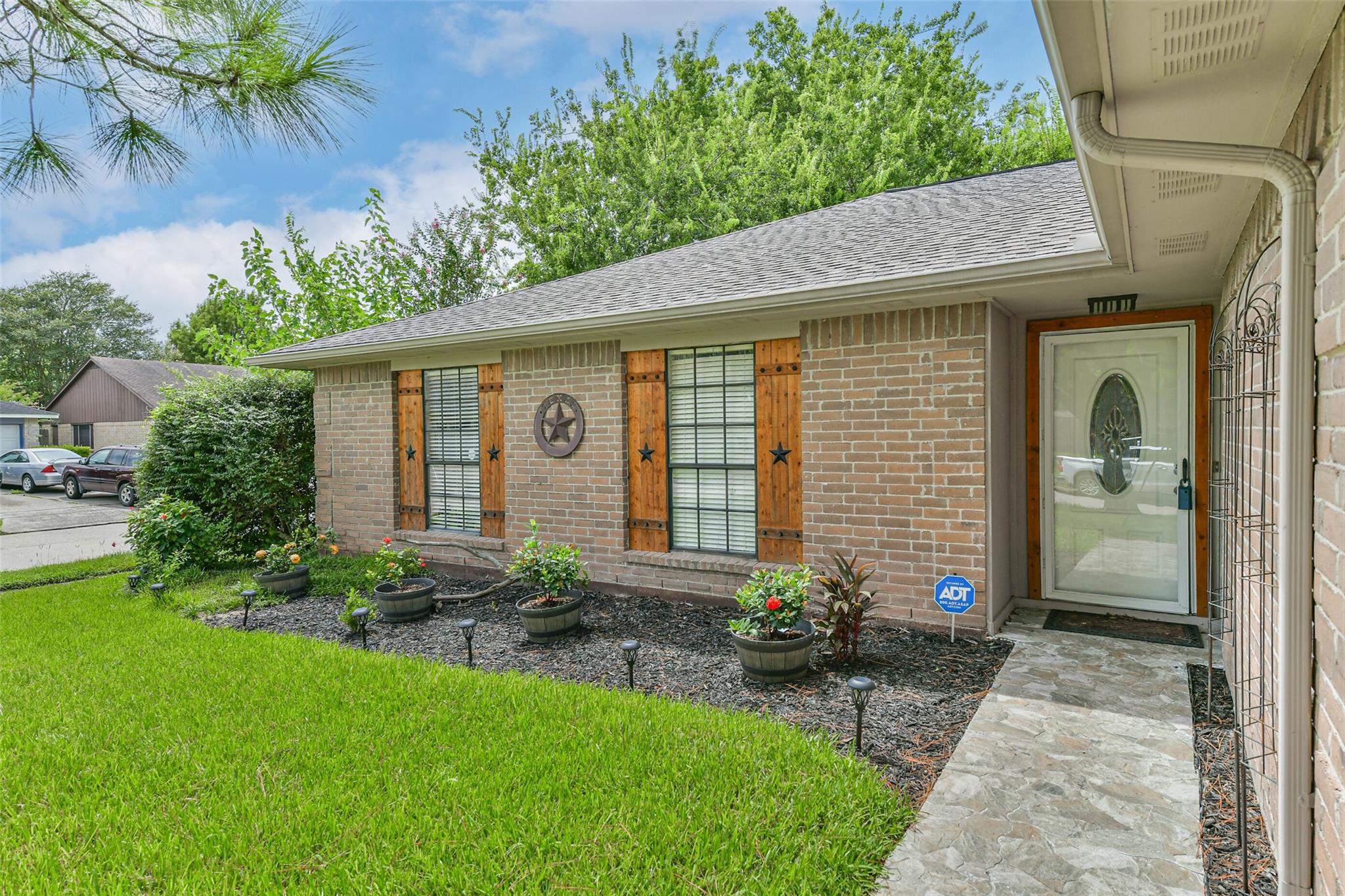 2422 Pilgrims Bend Dr, Friendswood, TX 77546 photo