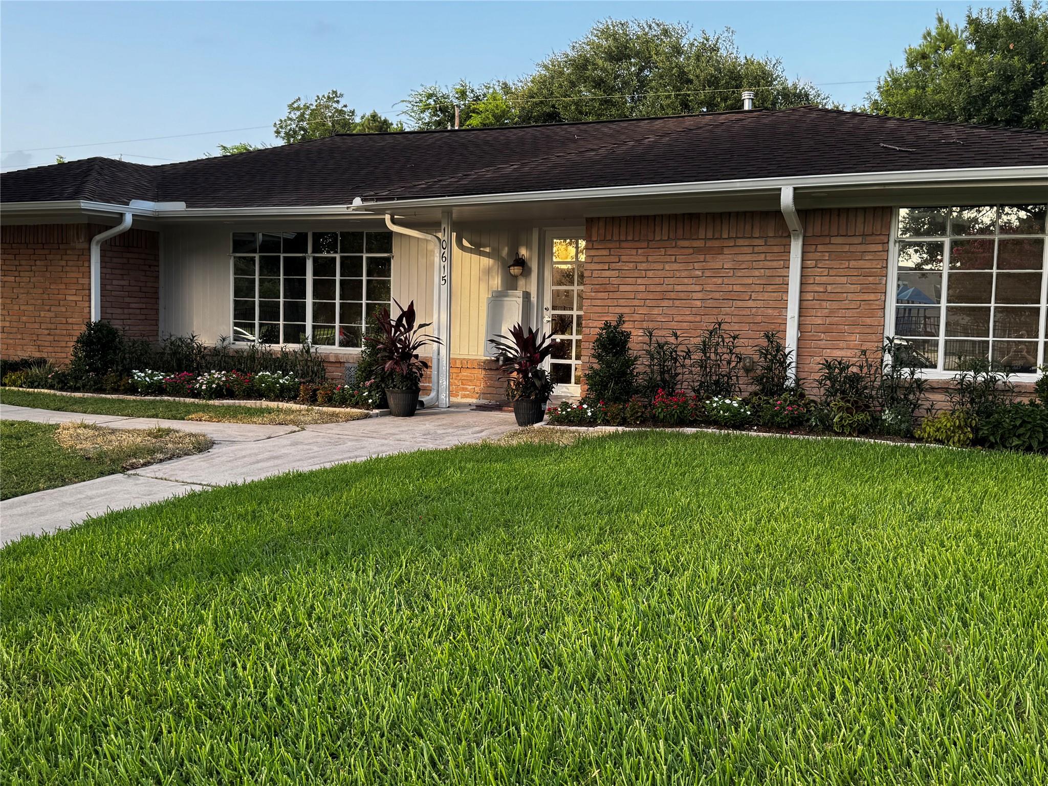 10615 Atwell Dr, Houston, TX 77096 photo