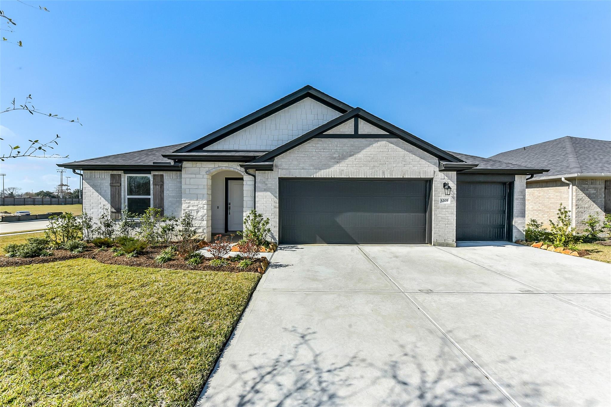 3205 21 St, Texas City, TX 77590