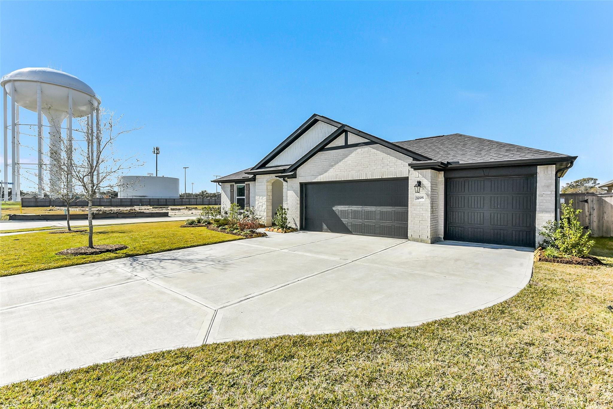 3205 21 St, Texas City, TX 77590 photo