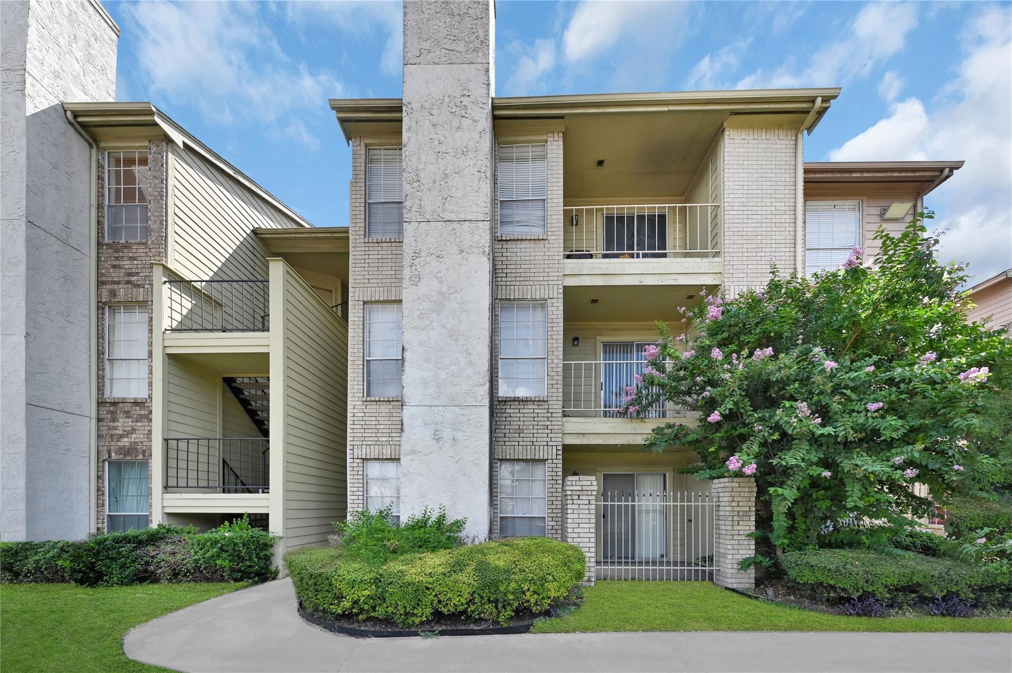 10101 Gessner Rd, Houston, TX 77071