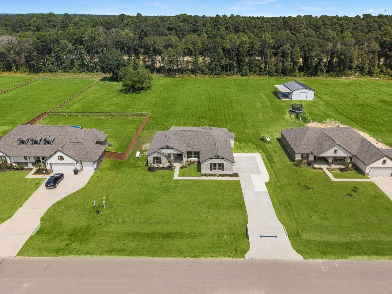 460 Barton Place Dr, Arlington, TX 77327