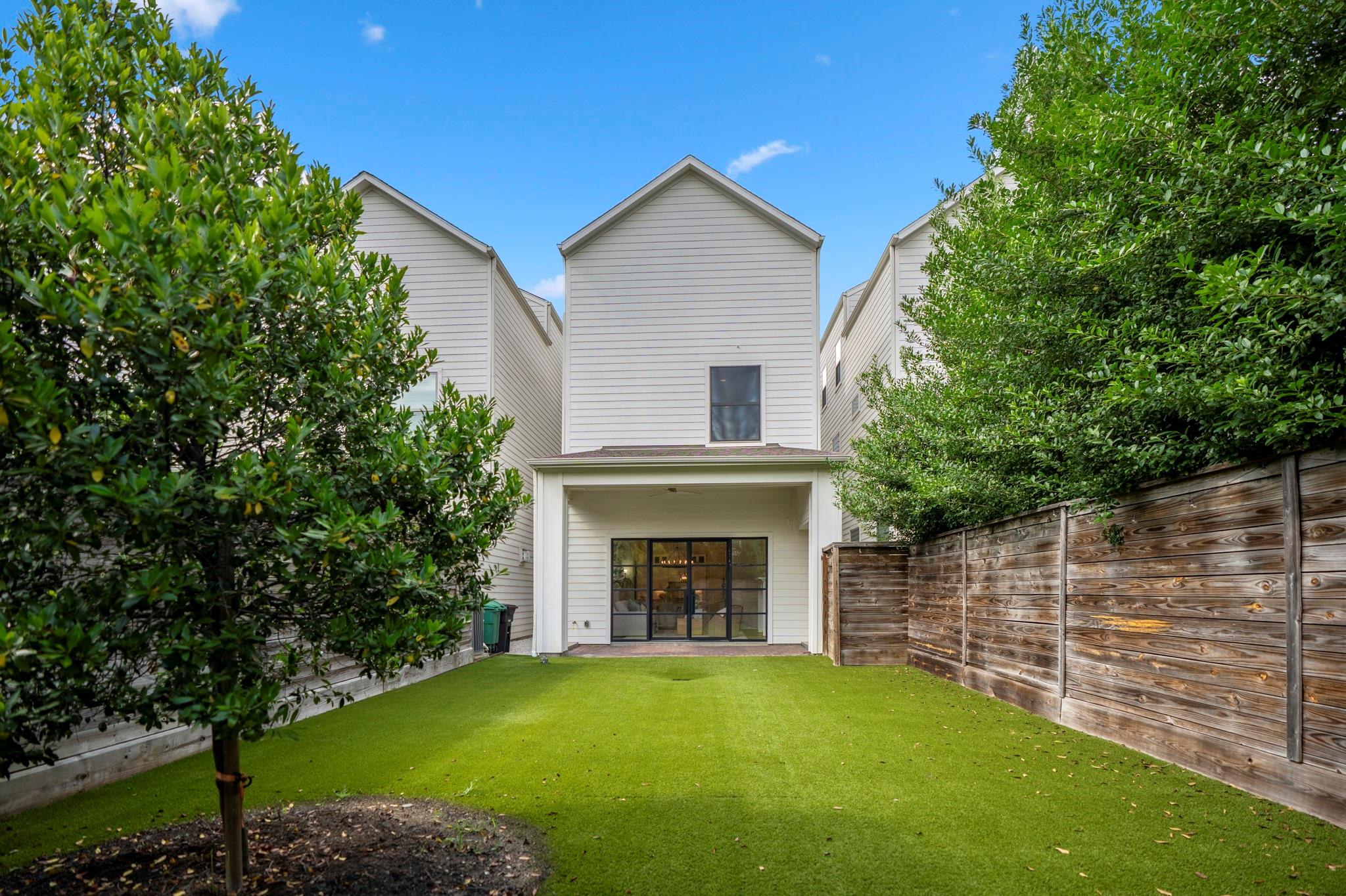 536 W 26 St, Houston, TX 77008 photo