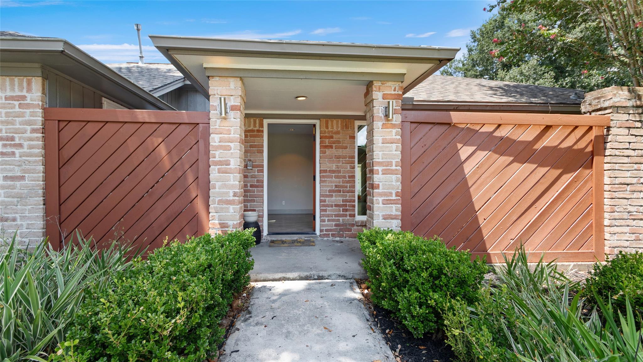 12414 Rockampton Dr, Houston, TX 77031 photo