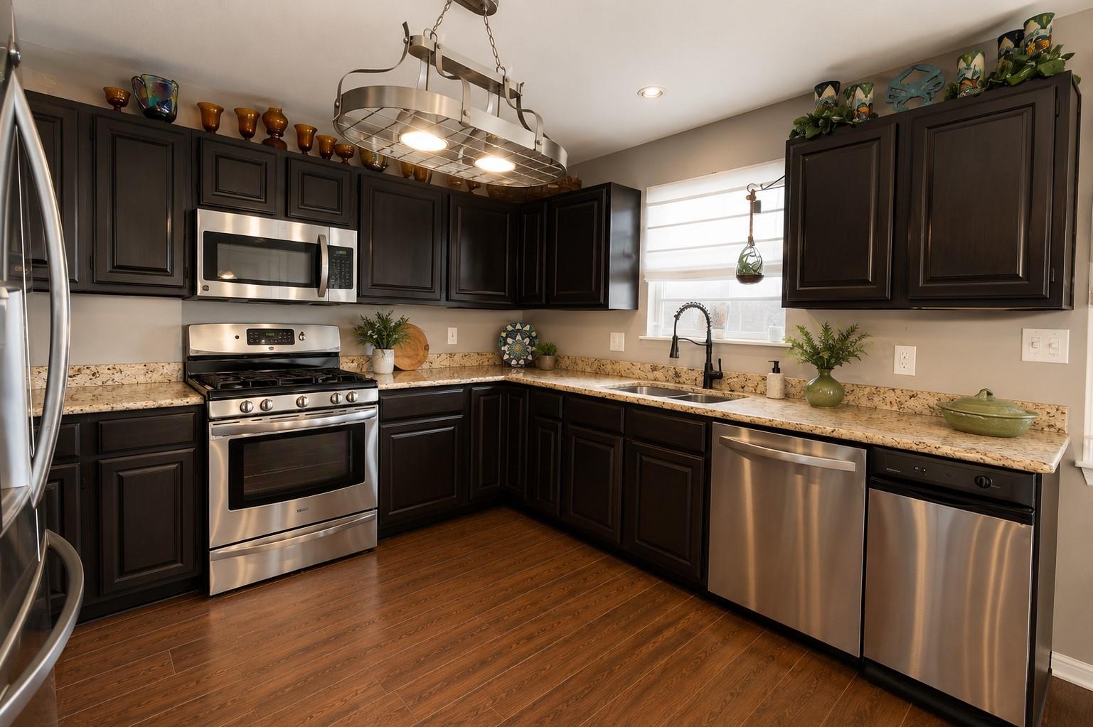 579 Warsaw St, Bayou Vista, TX 77563 photo