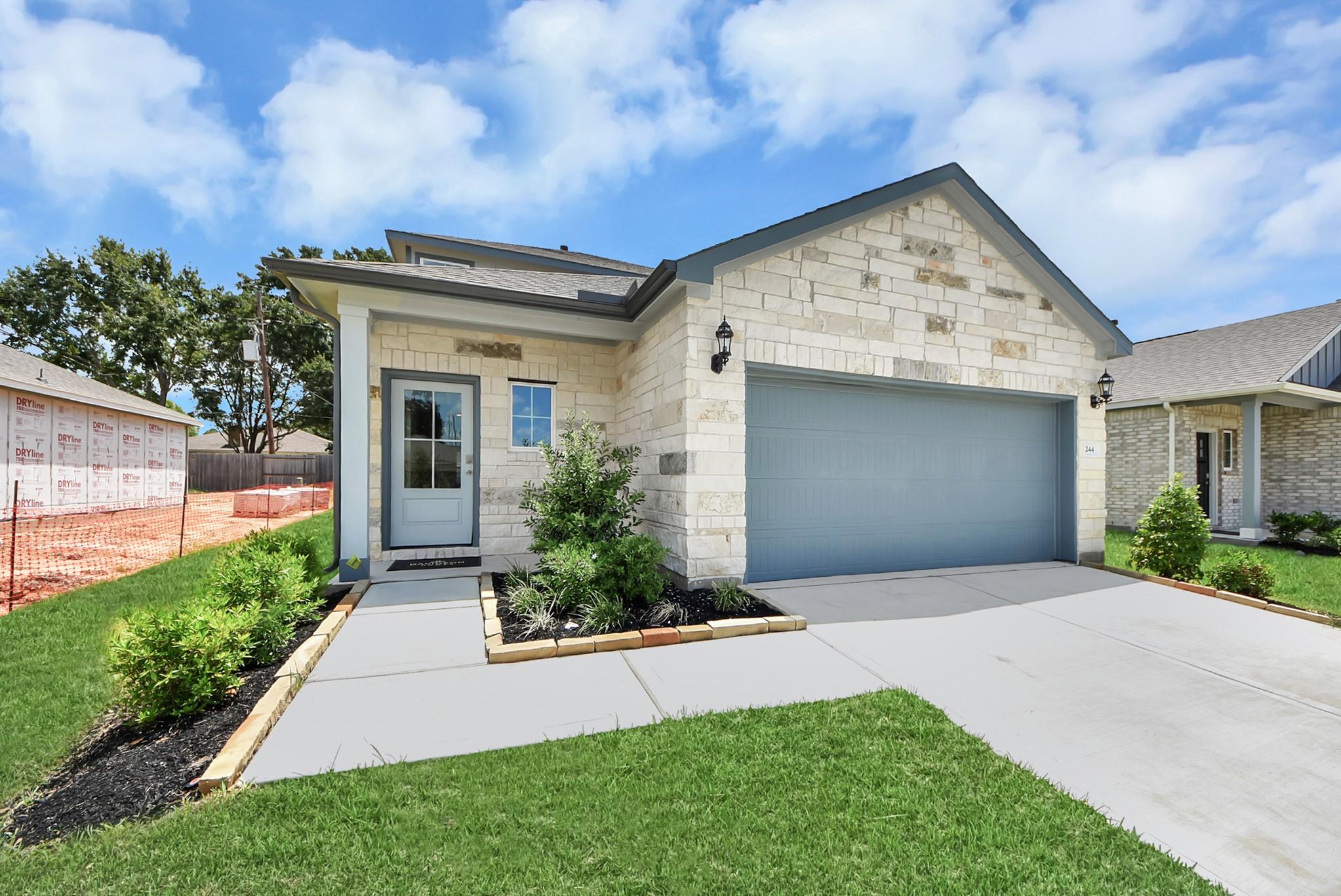 244 Harlingen Dr, Magnolia, TX 77354