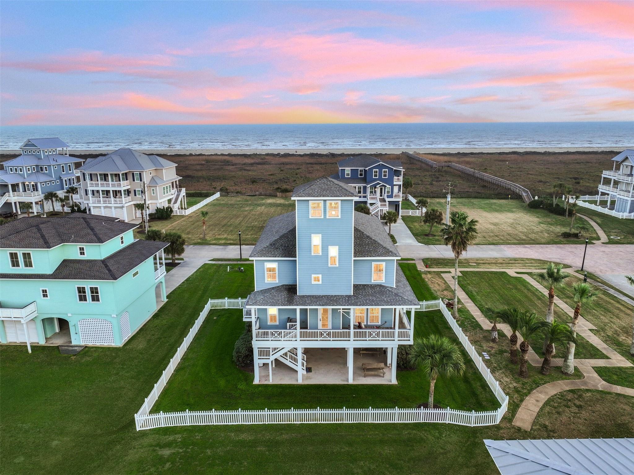 25922 Flamingo Dr, Galveston, TX 77554 photo