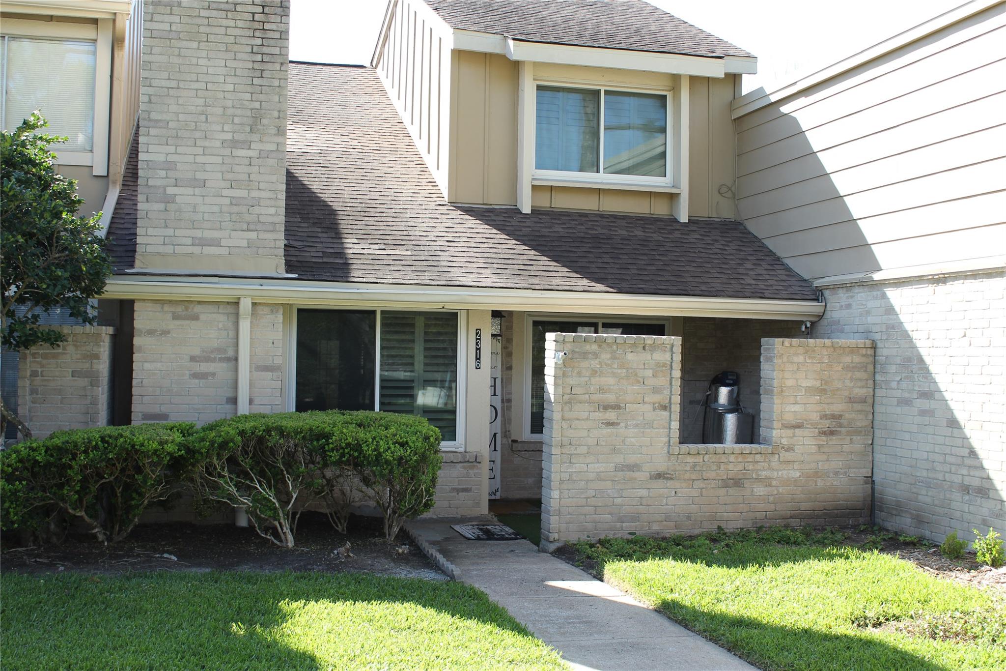 2316 Woodland Park Dr, Houston, TX 77077
