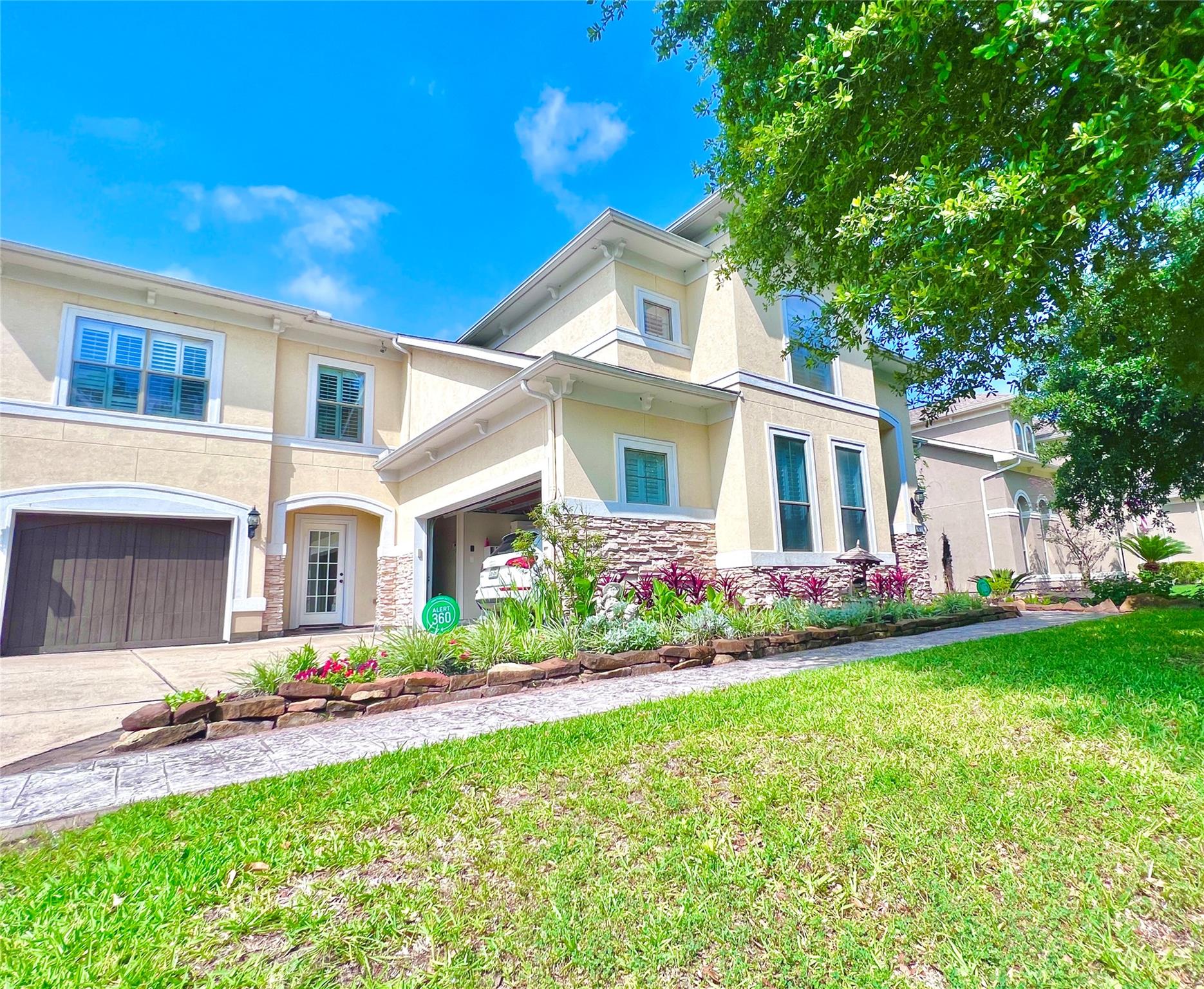 2820 Cotswold Manor Dr, Houston, TX 77339