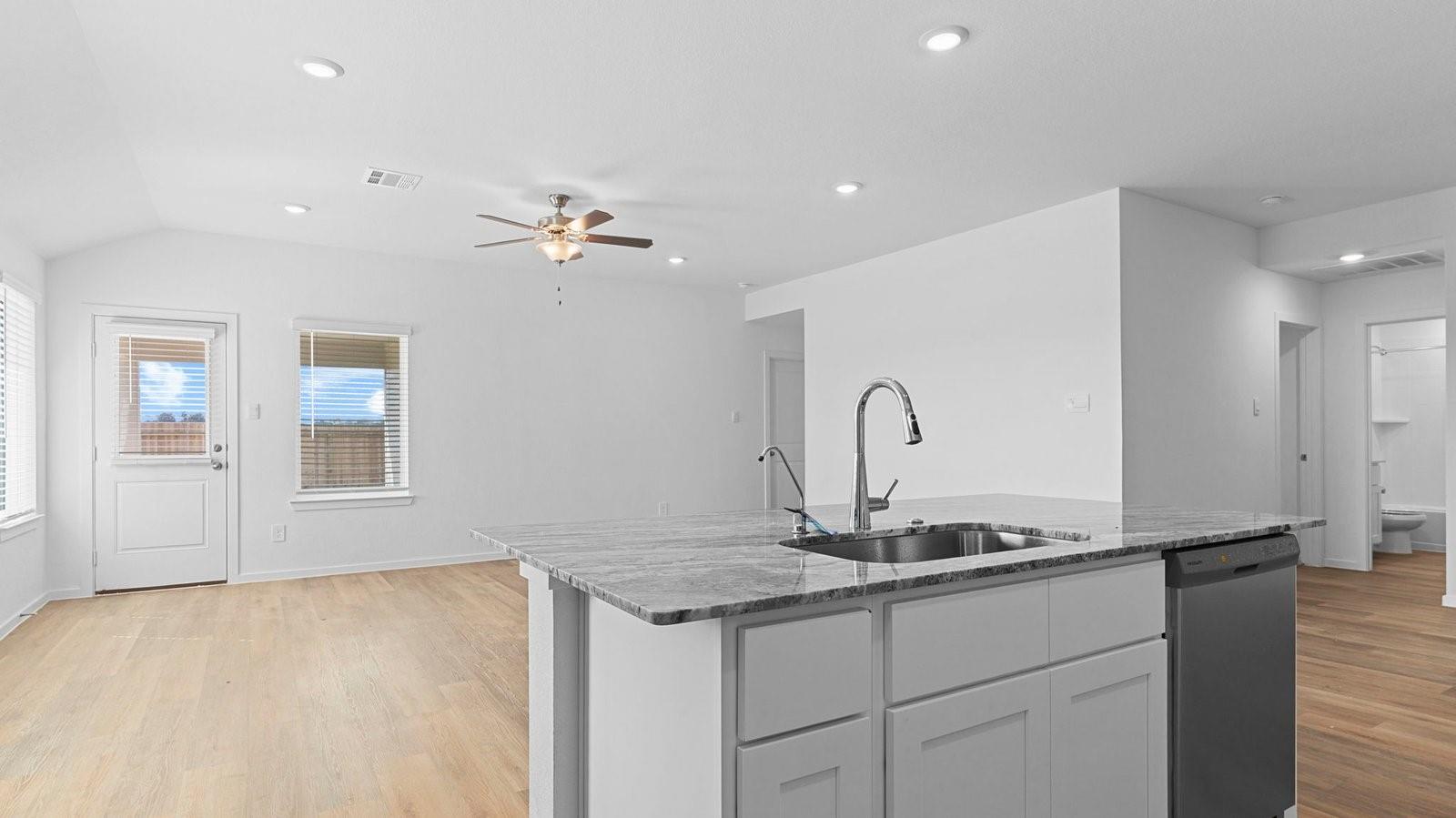 1011 Paddlefish Ln, Alvin, TX 77511 photo