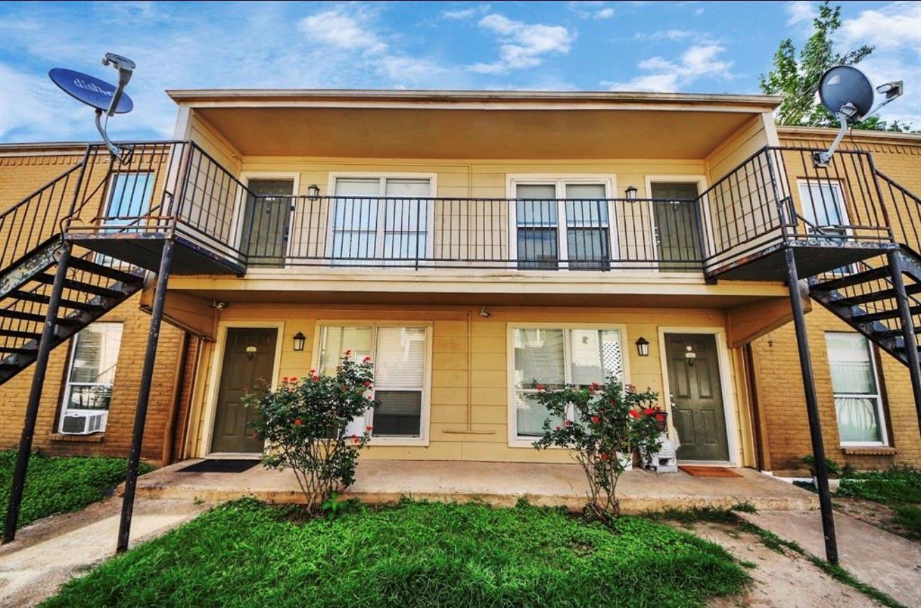8100 Creekbend Dr, Houston, TX 77071
