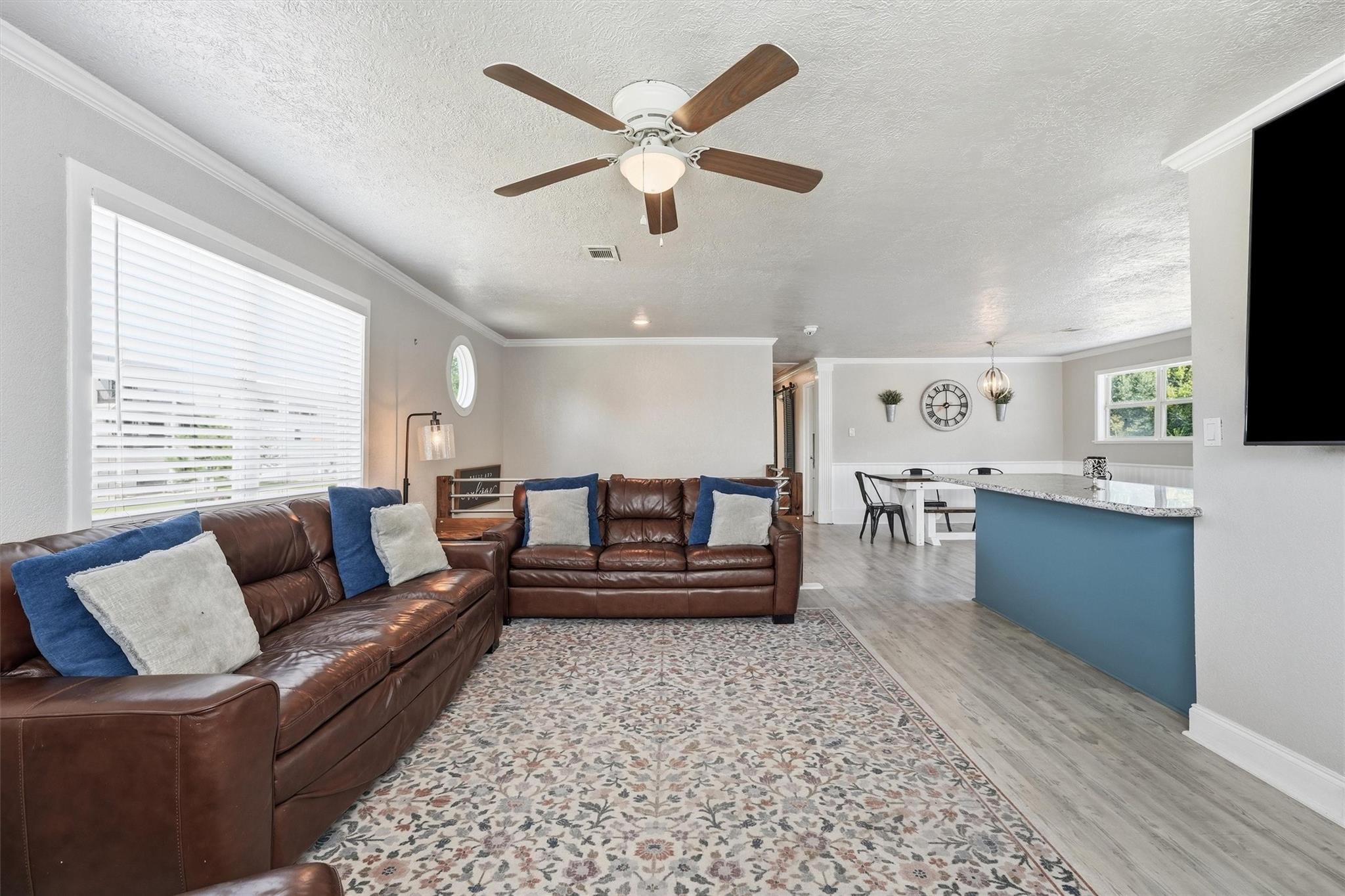 625 Shadylawn St, Shoreacres, TX 77571 photo