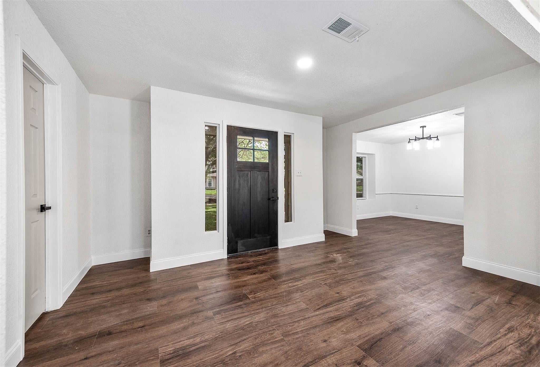 1908 Maxwell Cir, Alvin, TX 77511 photo