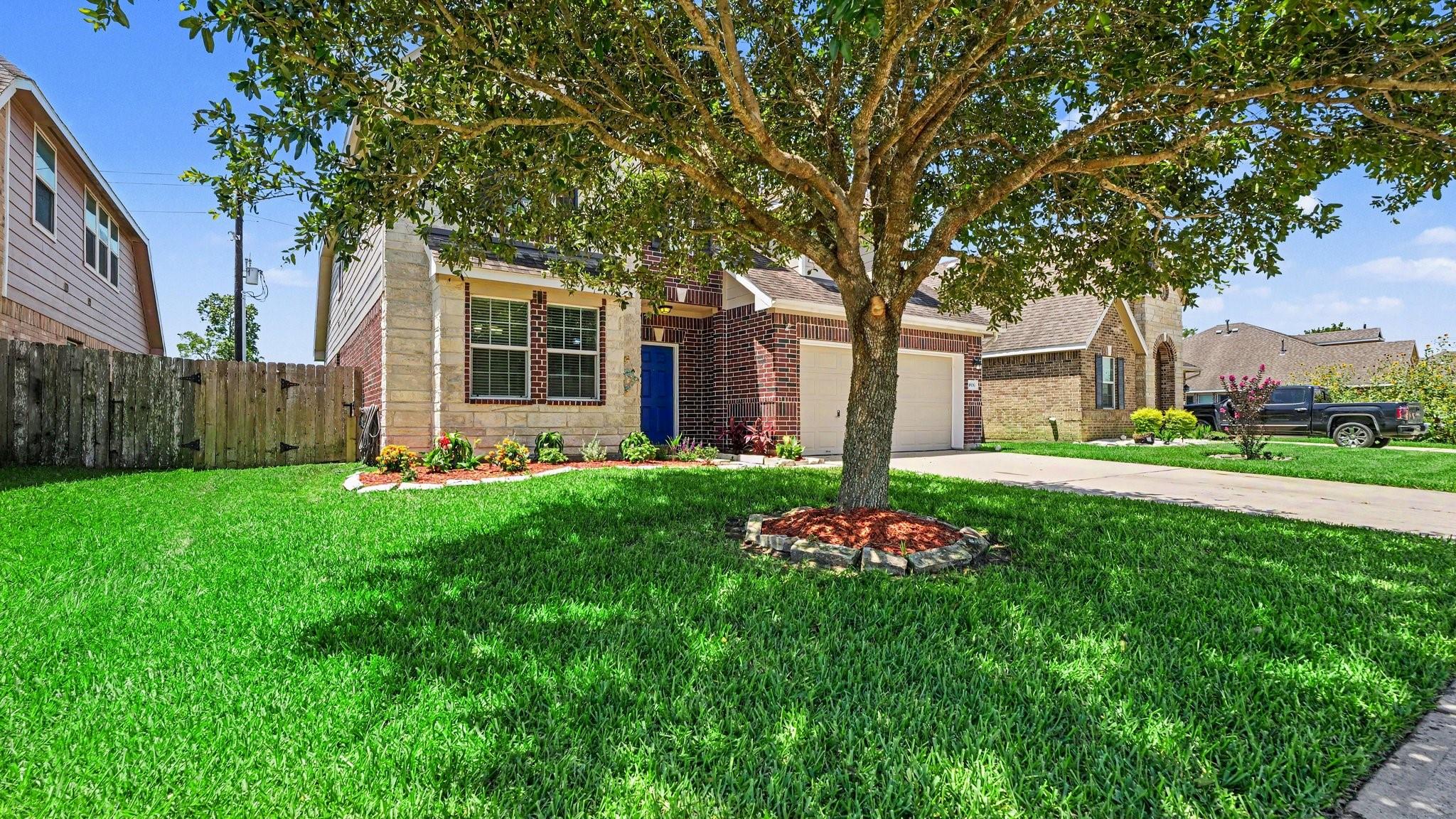 4506 Legends Bay Dr, Baytown, TX 77523 photo