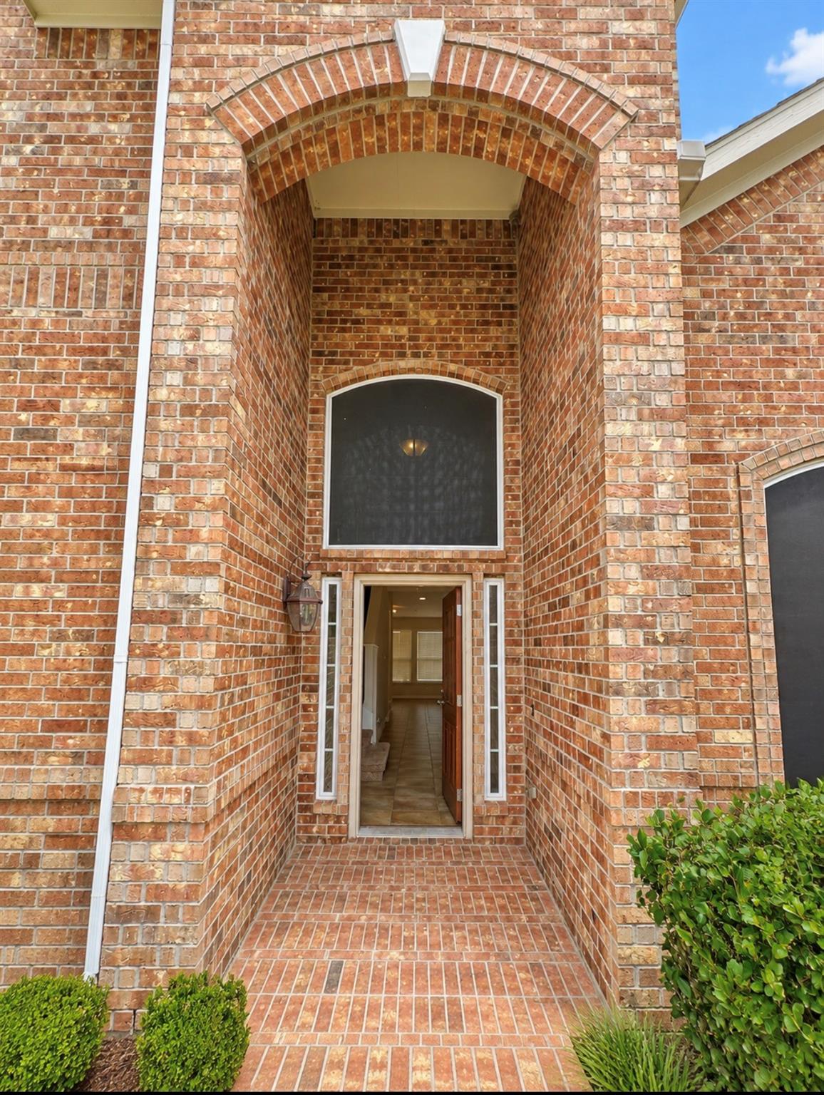 9518 Franklin Dr, Mont Belvieu, TX 77523 photo