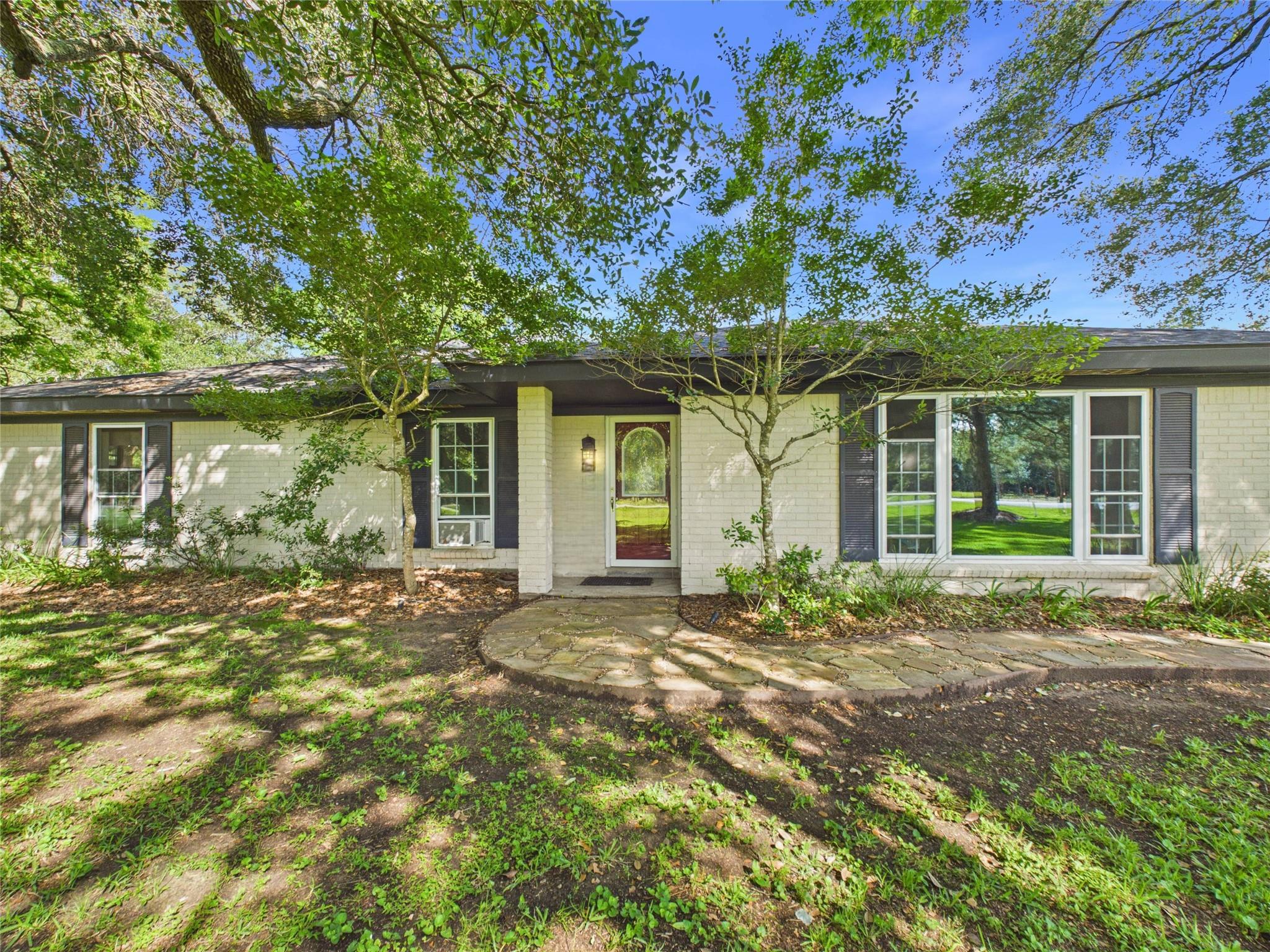 3037 County Road 536, Alvin, TX 77511 photo