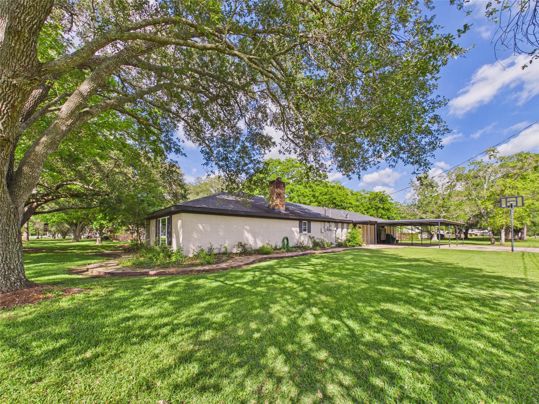 3037 County Road 536, Alvin, TX 77511 photo
