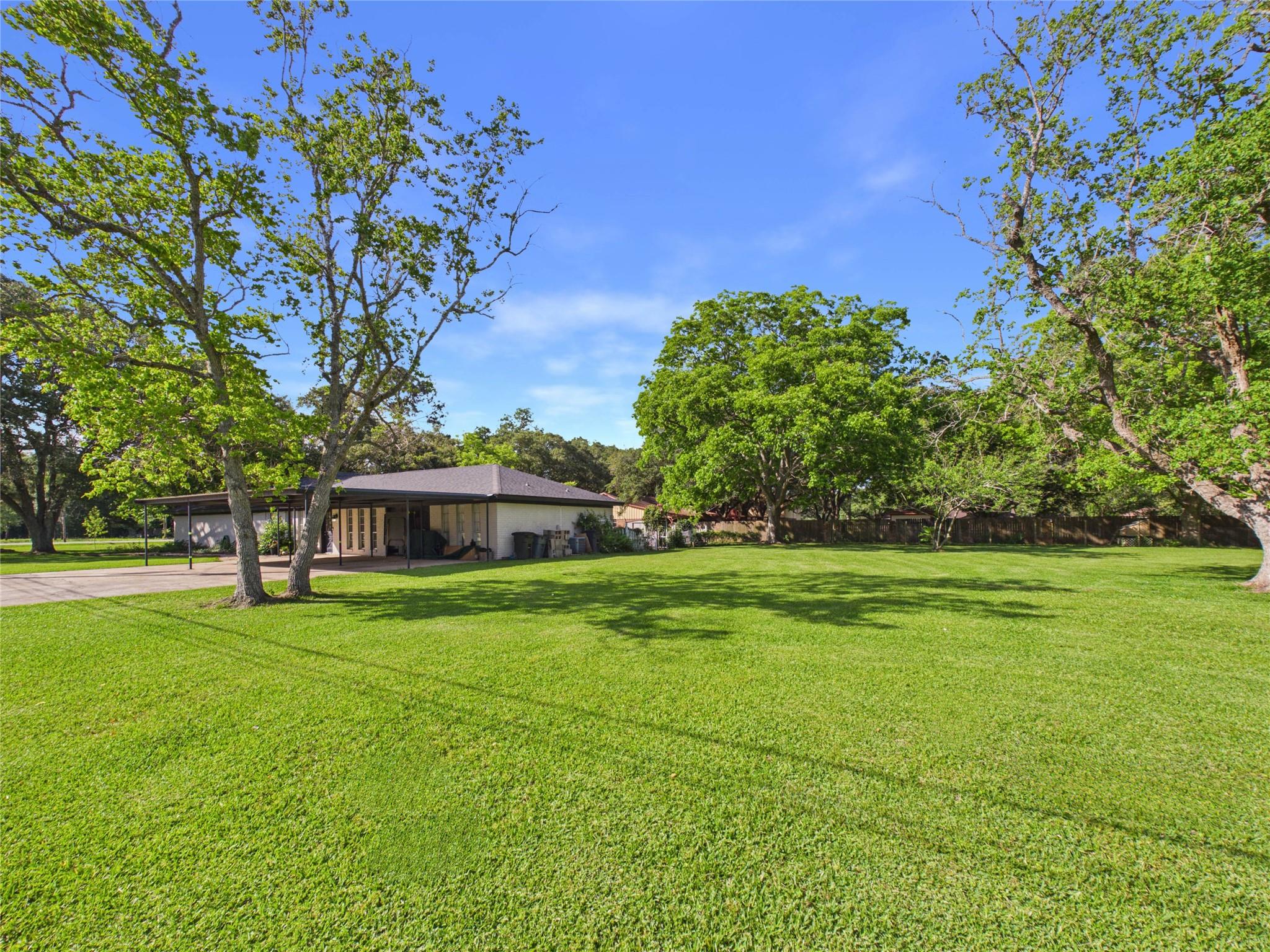 3037 County Road 536, Alvin, TX 77511 photo