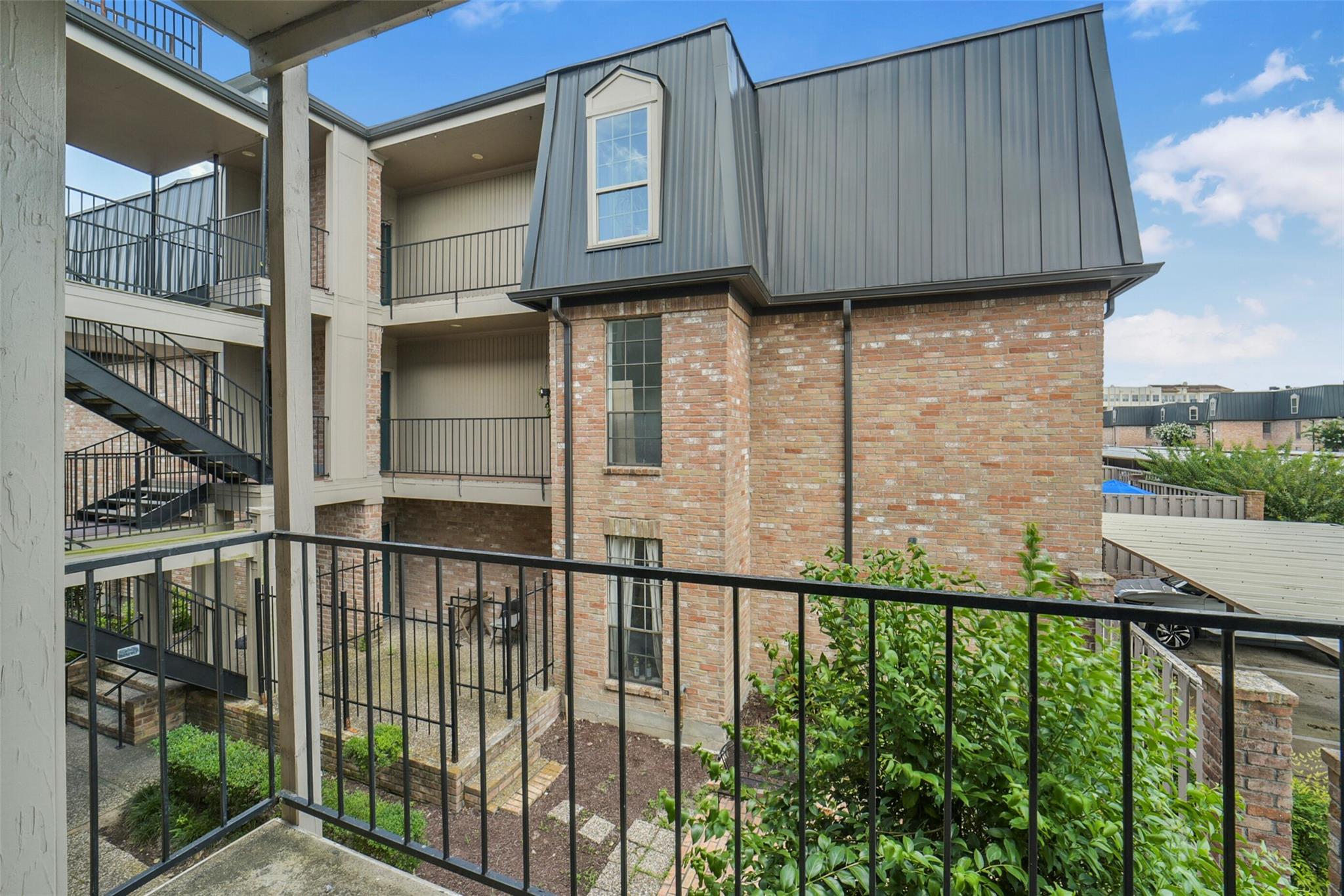 2400 Braeswood Blvd, Houston, TX 77030