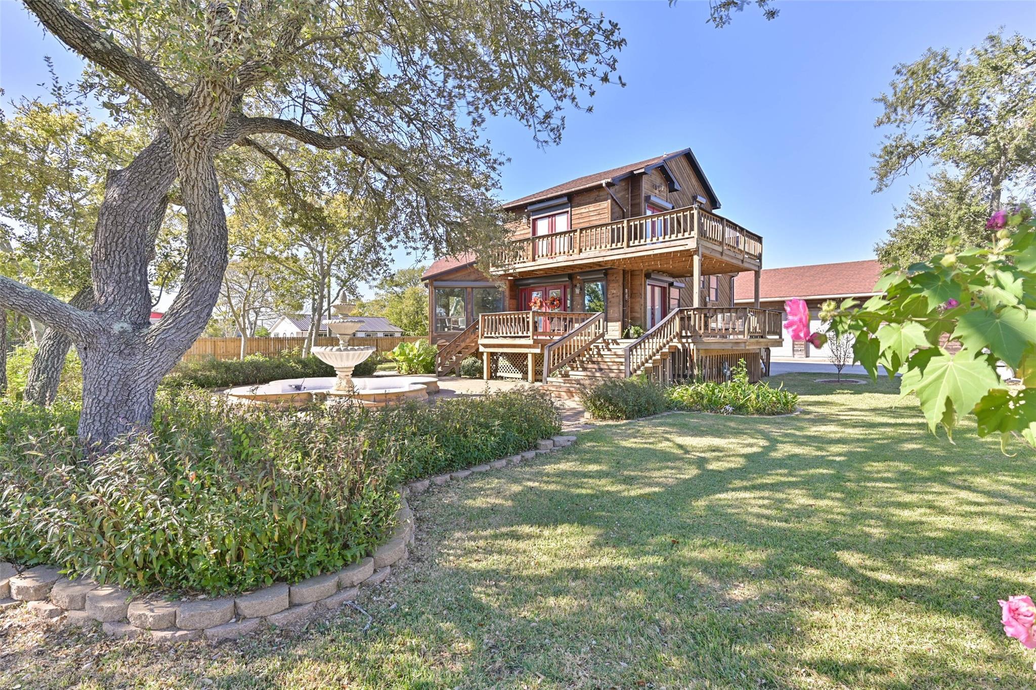 114 24 St, Dickinson, TX 77539 photo