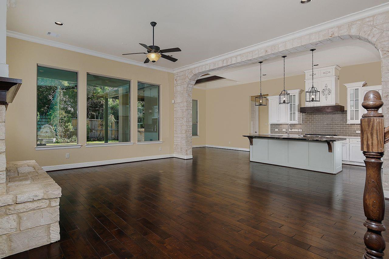 330 Mill Creek Rd, Pinehurst, TX 77362 photo