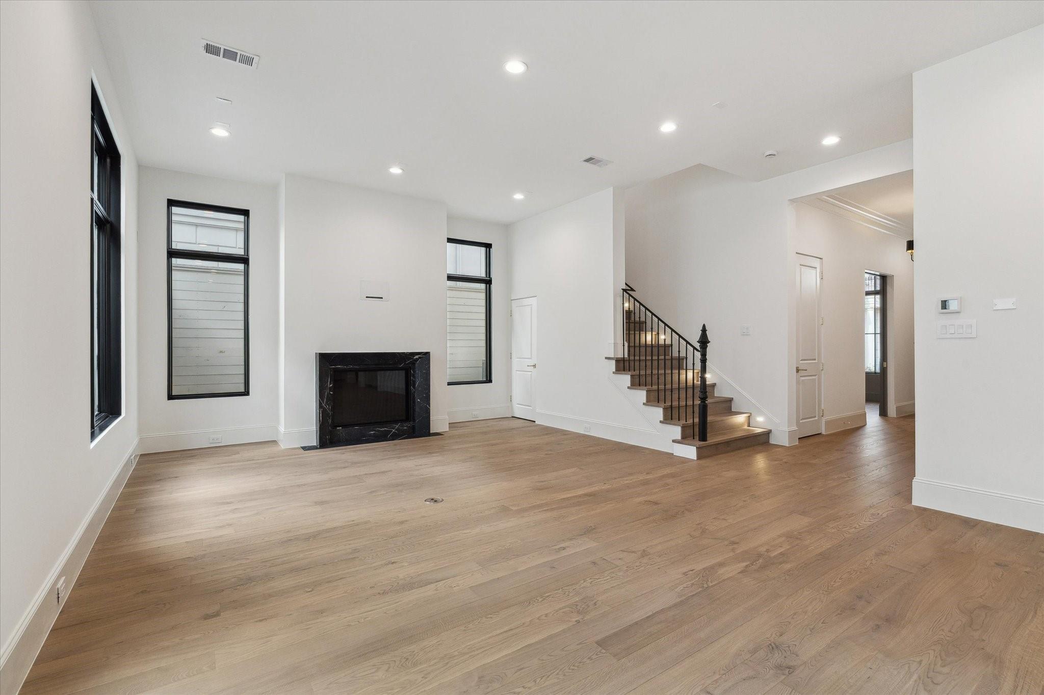25 Wentworth Gate Path, Houston, TX 77027 photo
