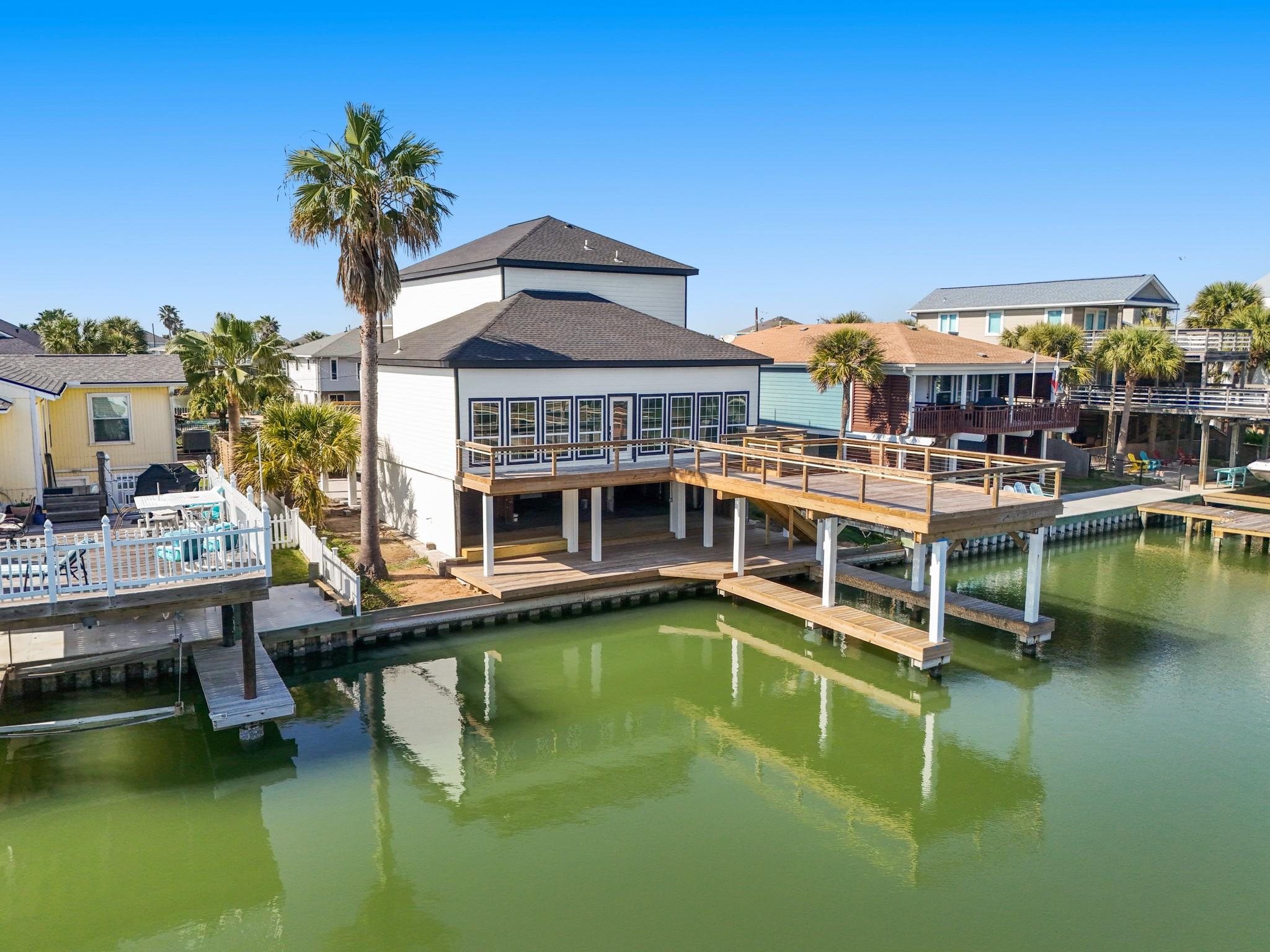 16623 Jamaica Cove Rd, Jamaica Beach, TX 77554