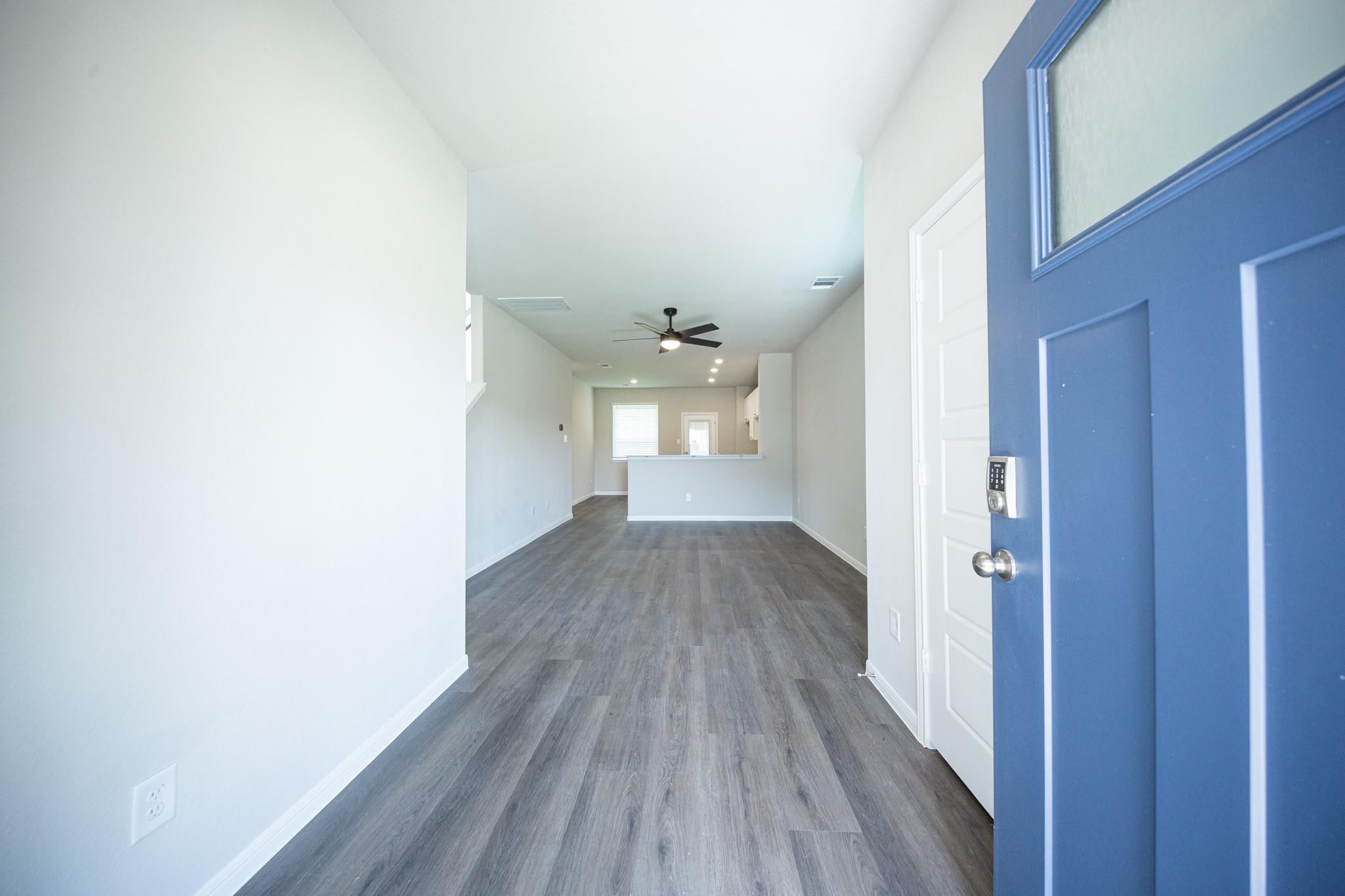 2126 Creole Creek Ln, Houston, TX 77090 photo