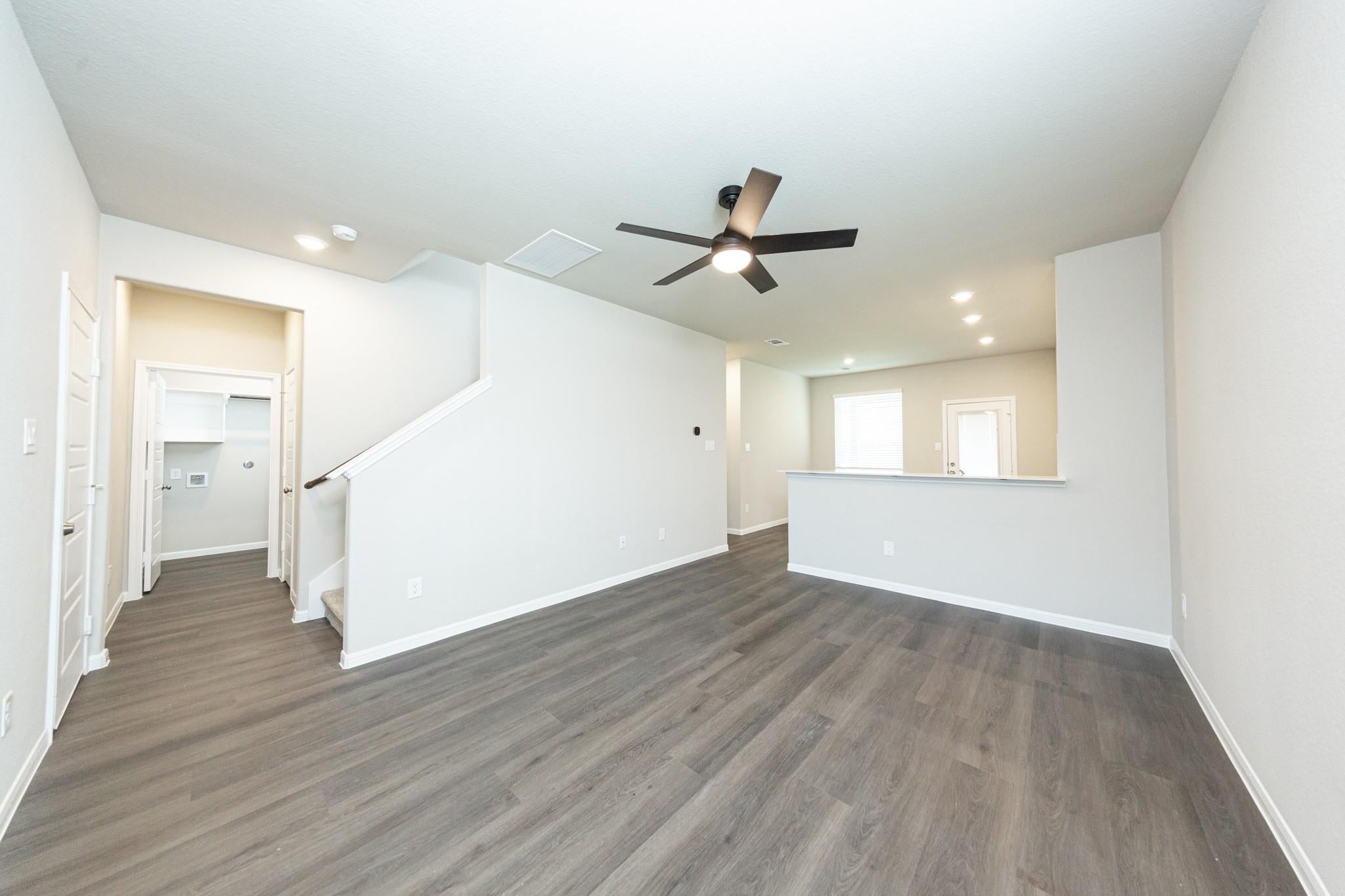 2126 Creole Creek Ln, Houston, TX 77090 photo