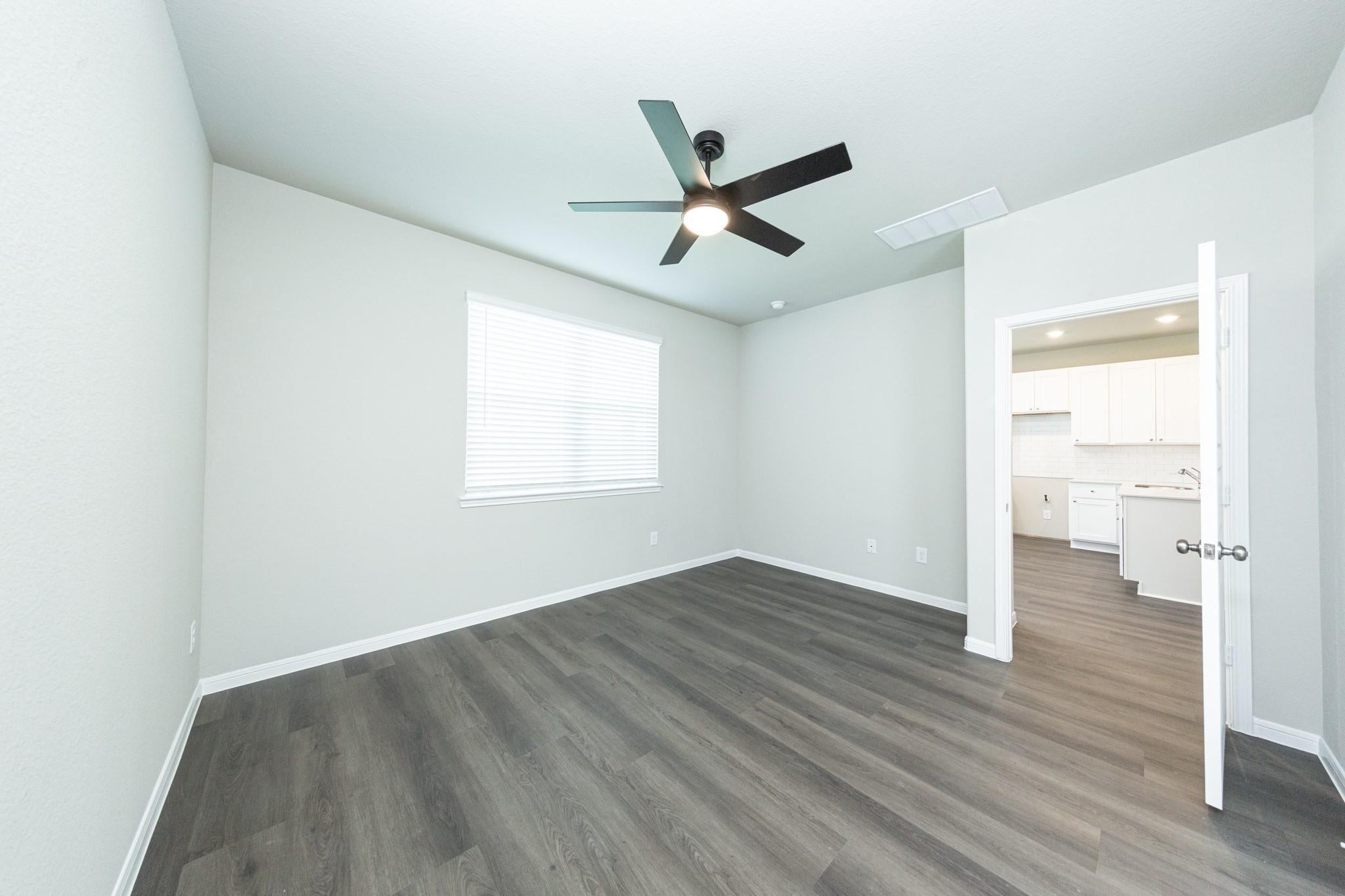 2126 Creole Creek Ln, Houston, TX 77090 photo
