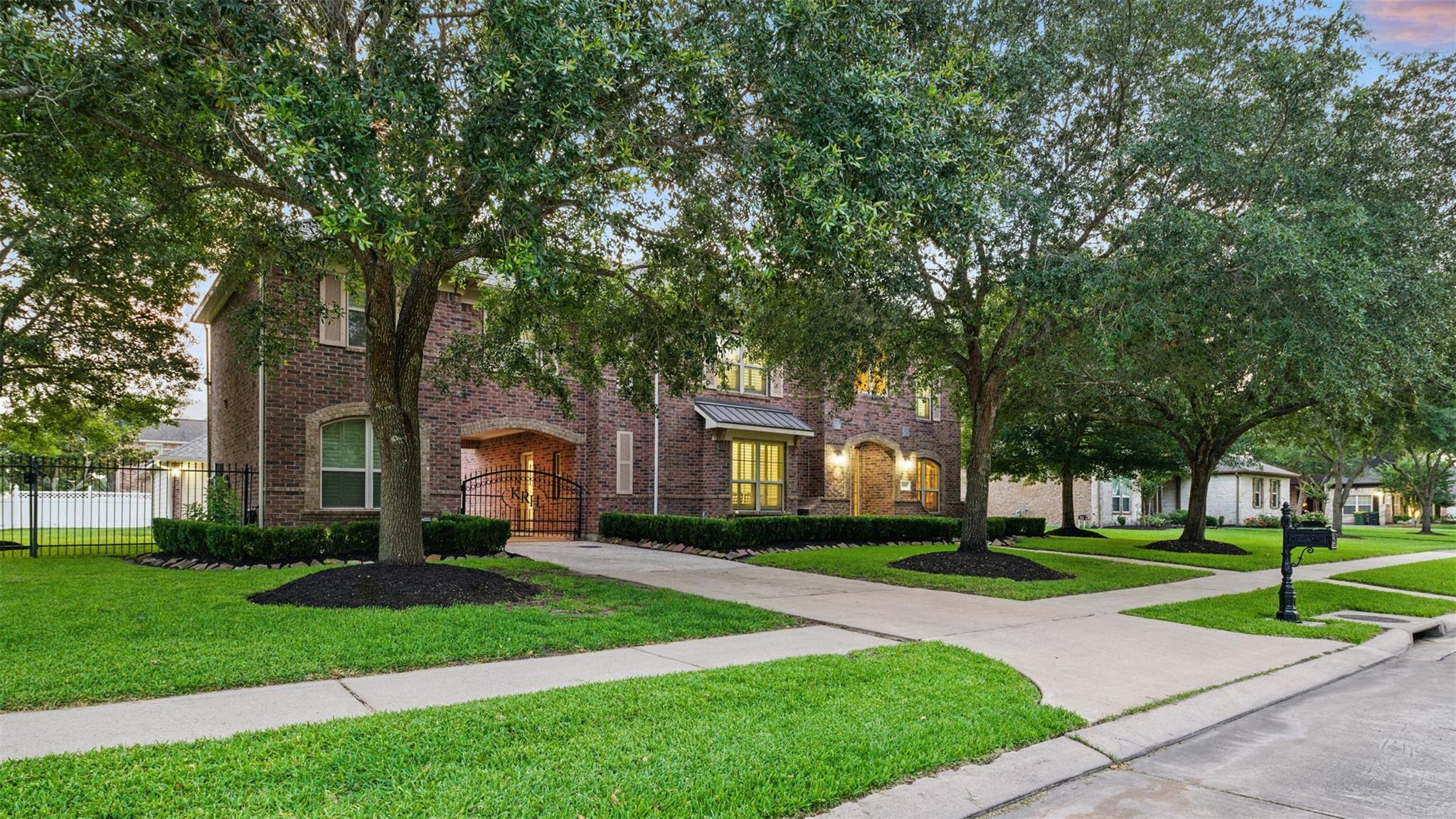 3602 Lindhaven Dr, Pearland, TX 77584
