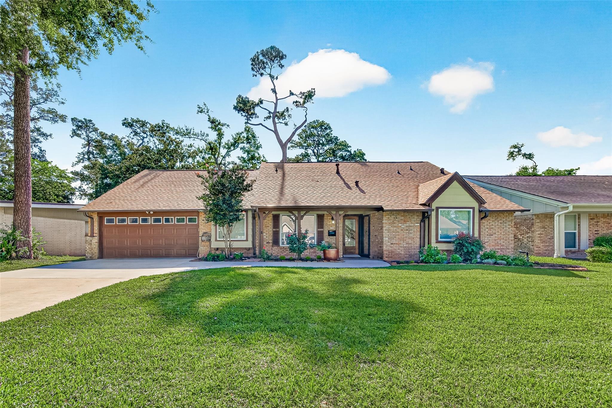 1822 Peer Dr, Houston, TX 77043 photo