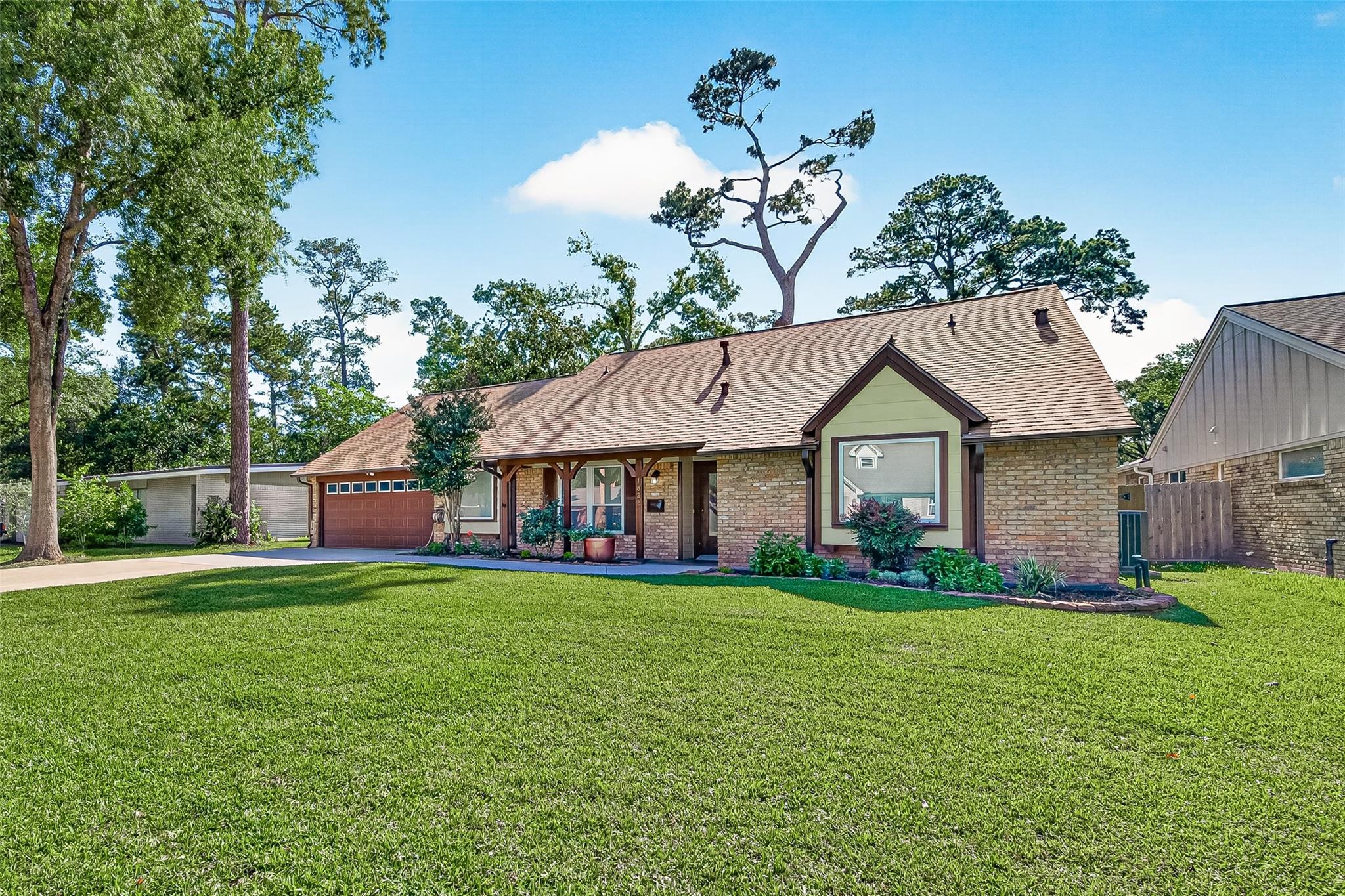 1822 Peer Dr, Houston, TX 77043 photo