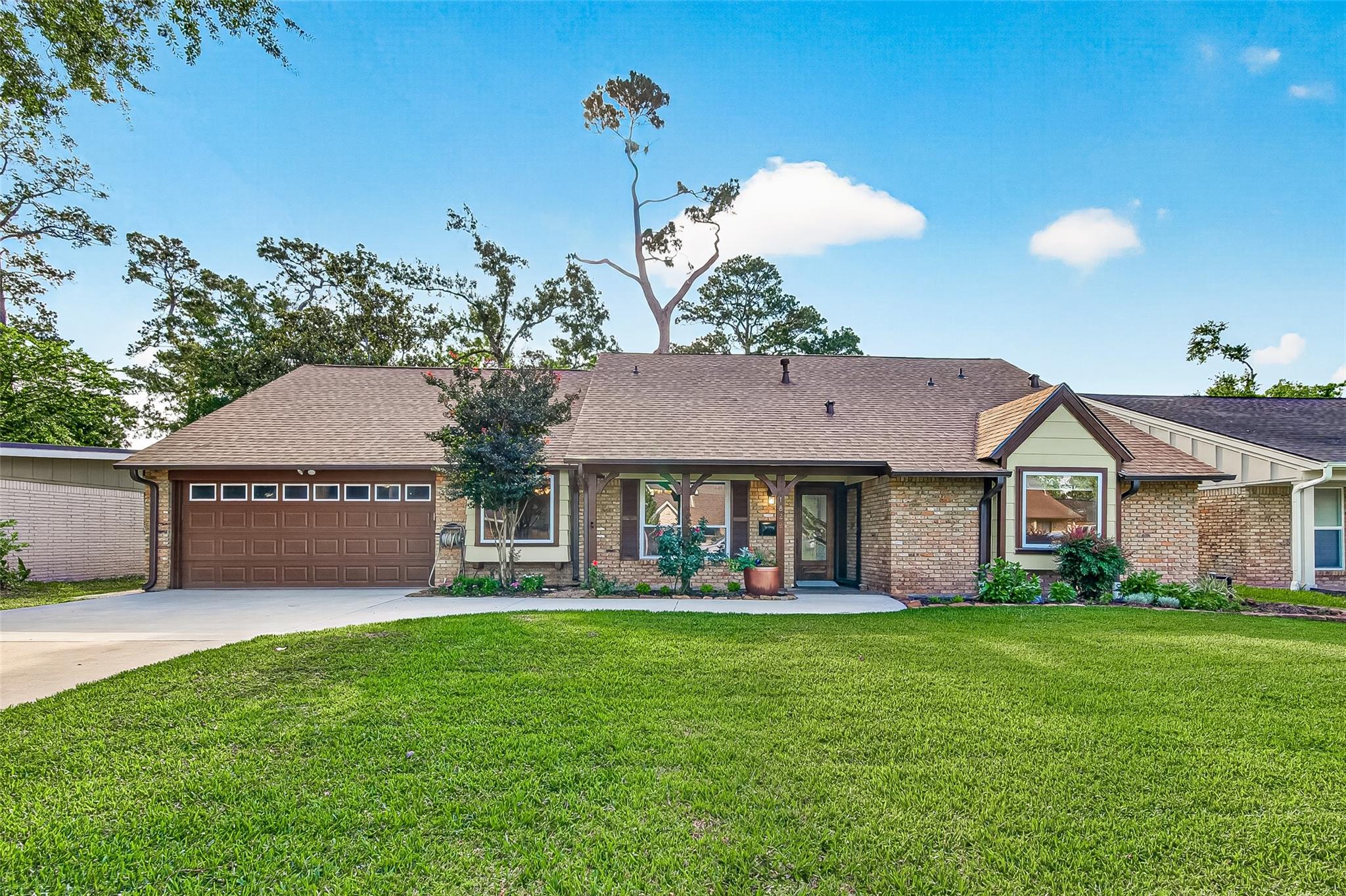 1822 Peer Dr, Houston, TX 77043
