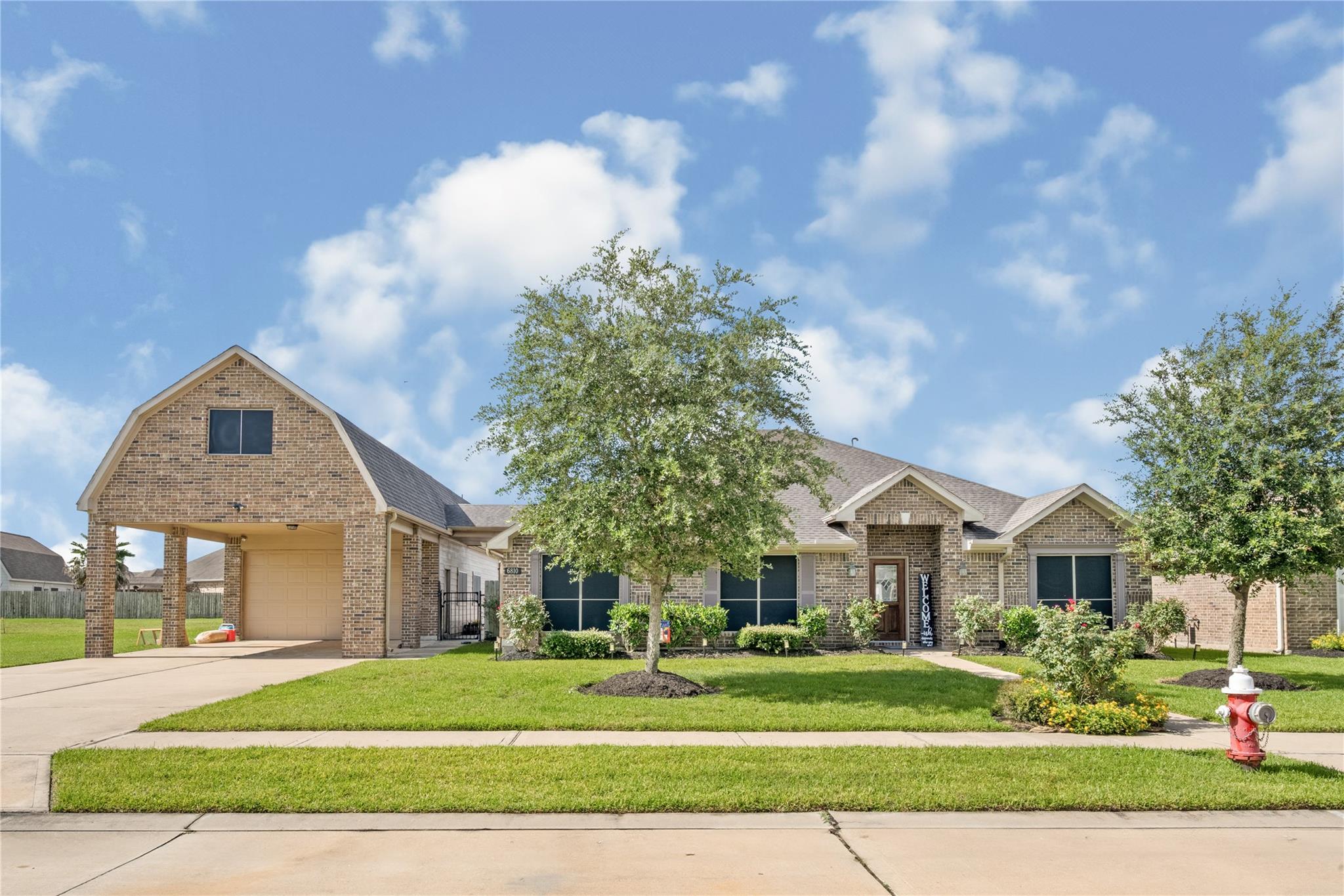 6810 Arlington Dr, Manvel, TX 77578