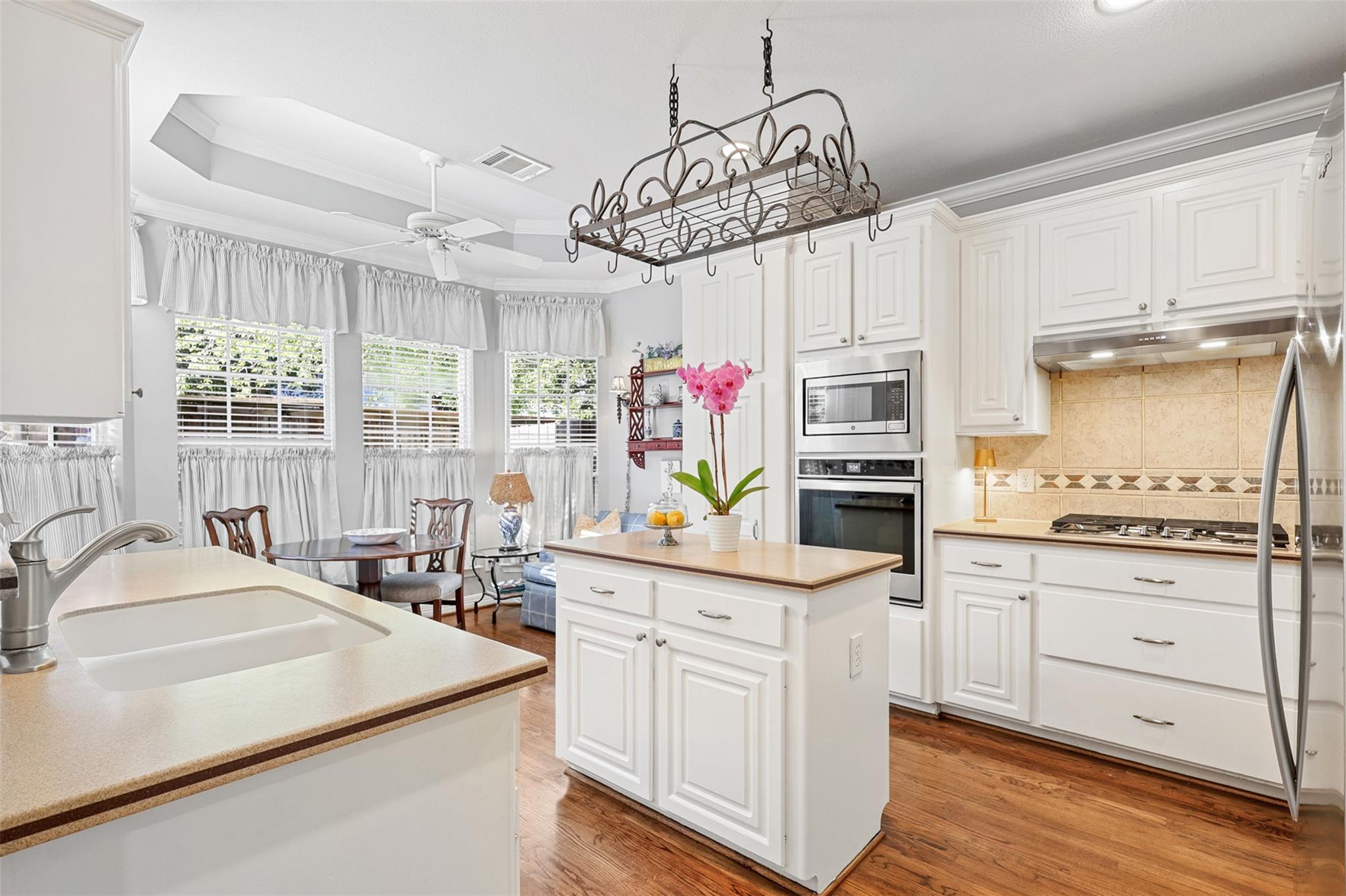 5819 Inwood Park Court Ct, Houston, TX 77057 photo