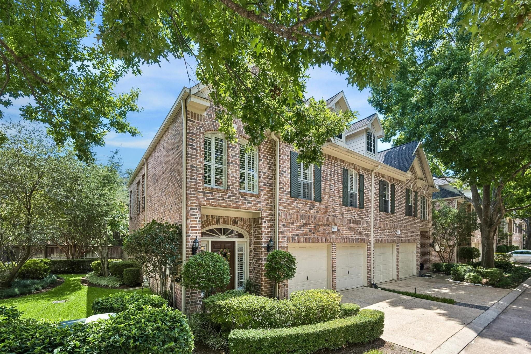 5819 Inwood Park Court Ct, Houston, TX 77057 photo