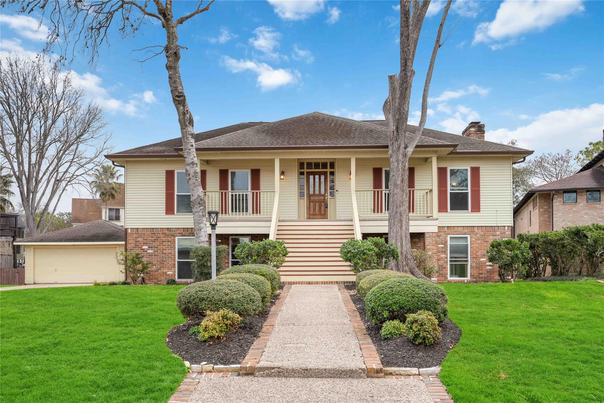 18623 Point Lookout Dr, Nassau Bay, TX 77058 photo