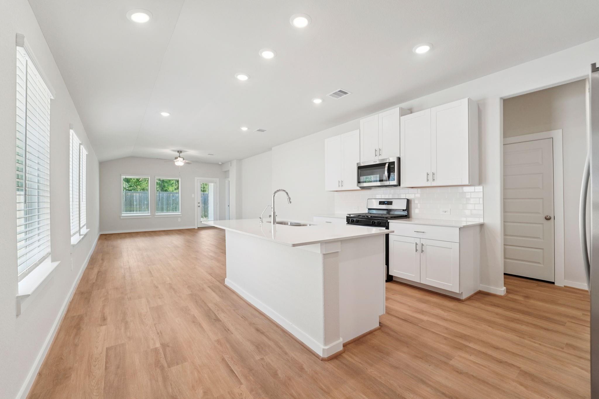 14175 Granger Pointe Ln, Conroe, TX 77302 photo