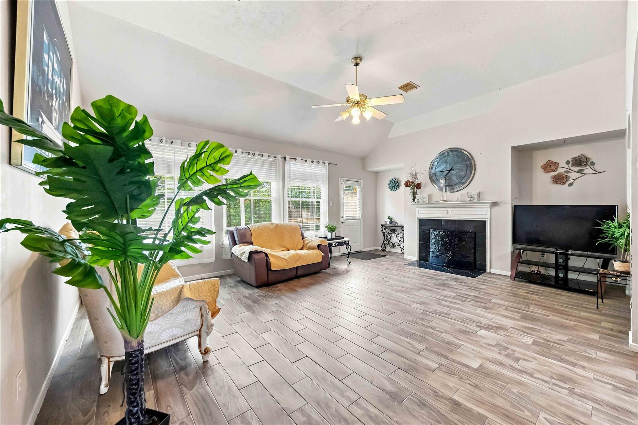 16442 Gaslamp Dr, Houston, TX 77095 photo
