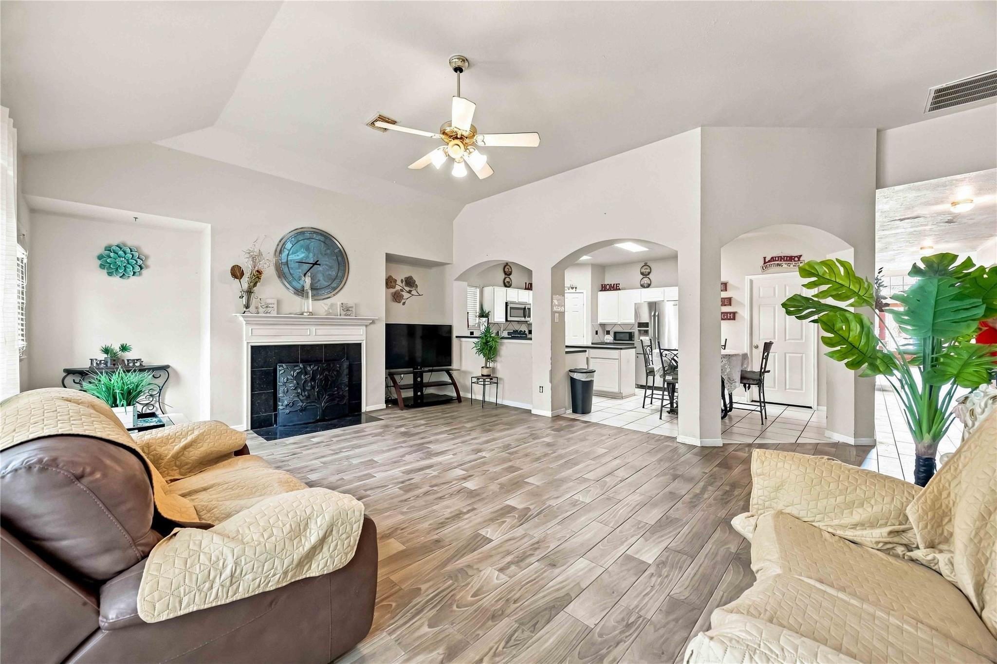 16442 Gaslamp Dr, Houston, TX 77095 photo